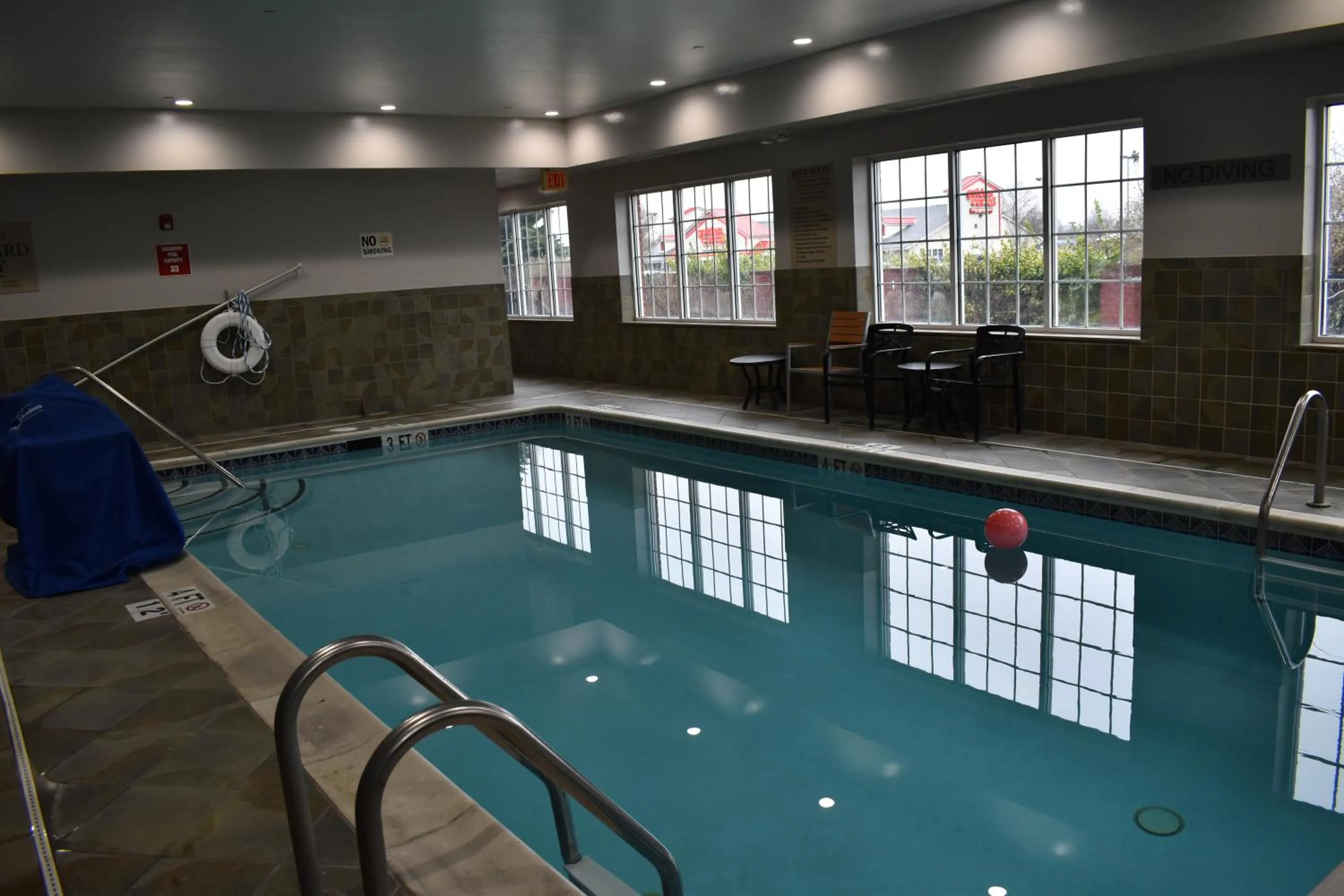 Swimming pool in Country Inn & Suites by Radisson, Hagerstown, MD
