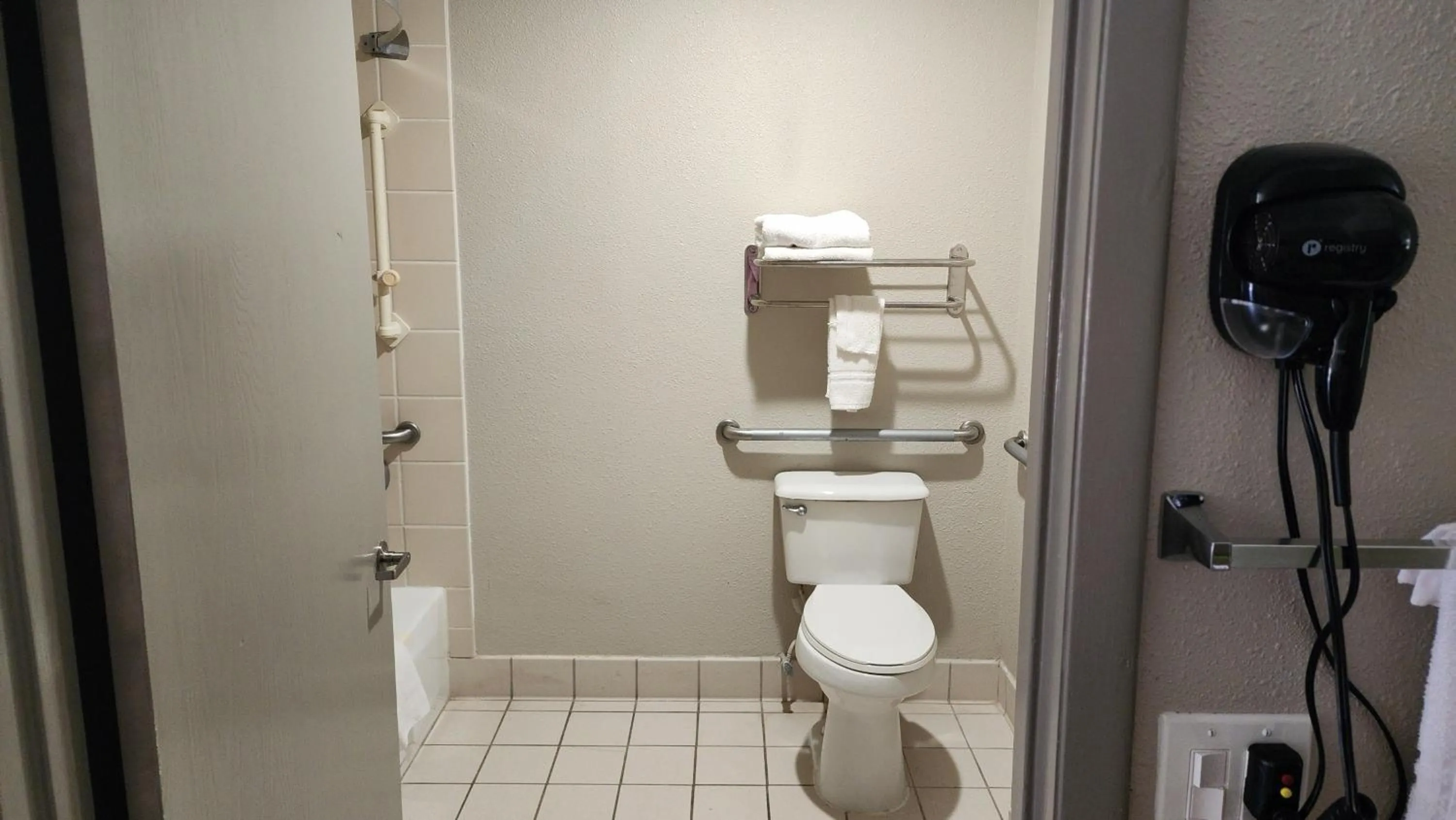 Toilet in Days Inn by Wyndham Seguin TX