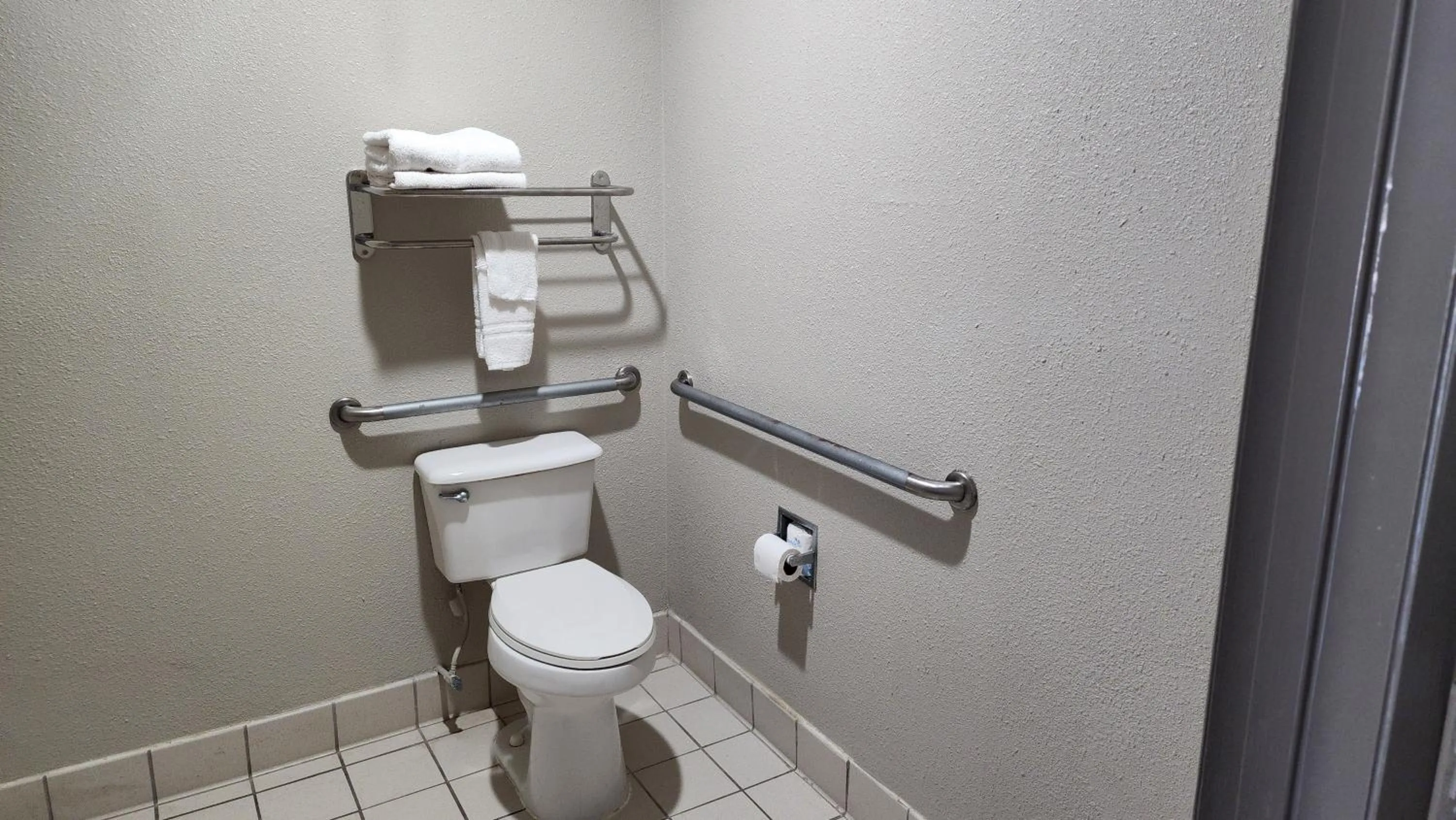 Toilet in Days Inn by Wyndham Seguin TX
