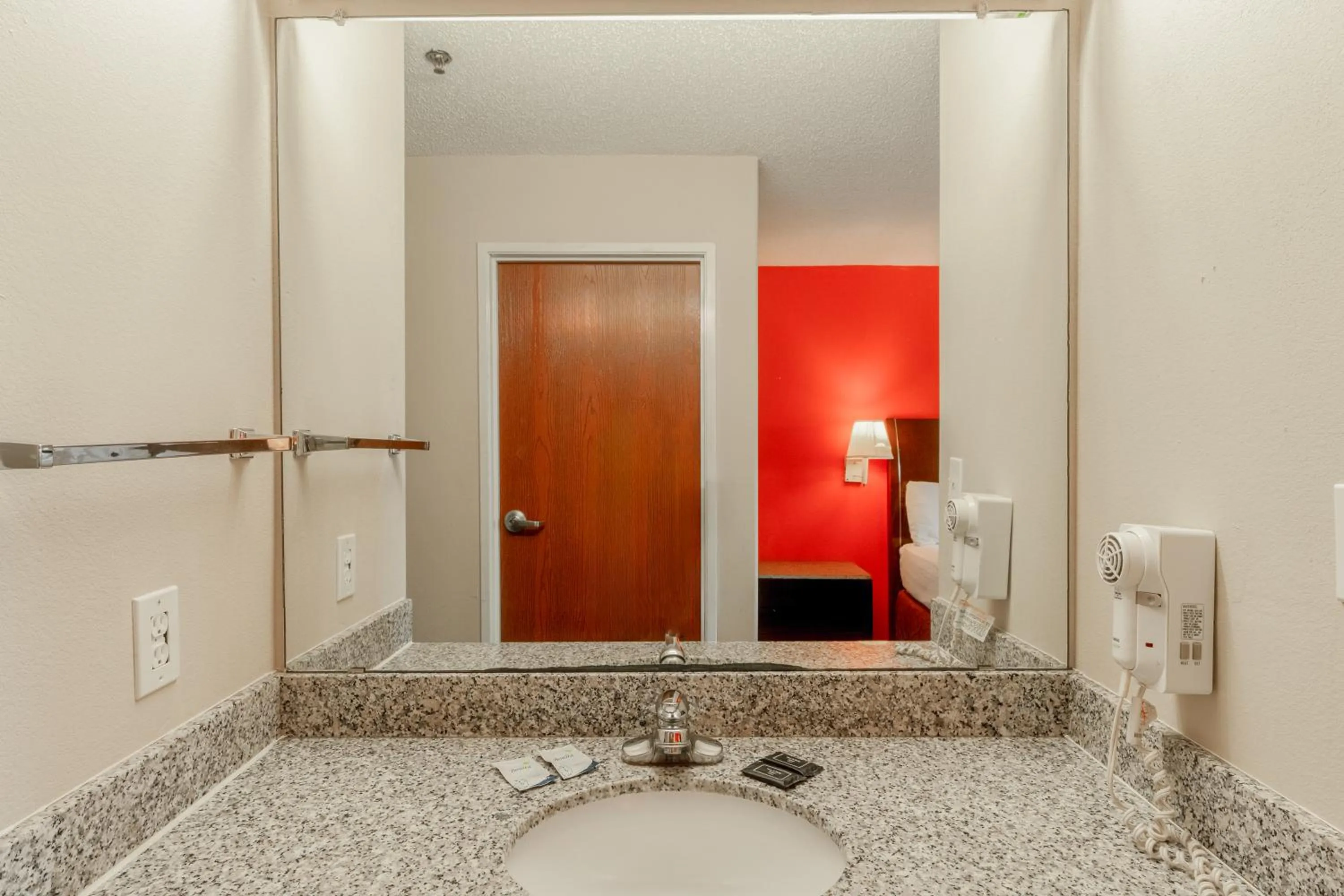 Bathroom in Capital O Fairway Inn - Baytown La Porte TX
