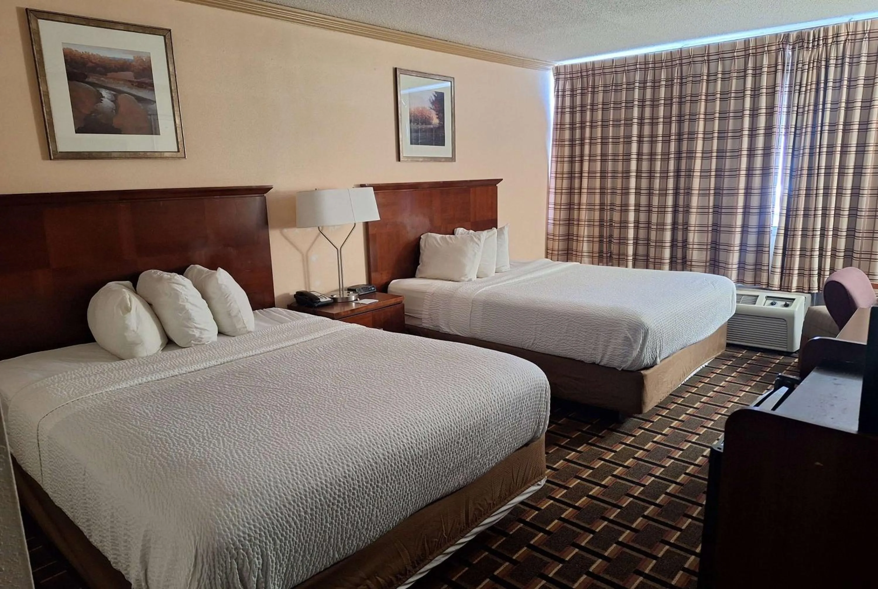 Photo of the whole room, Bed in Days Inn by Wyndham Colorado City
