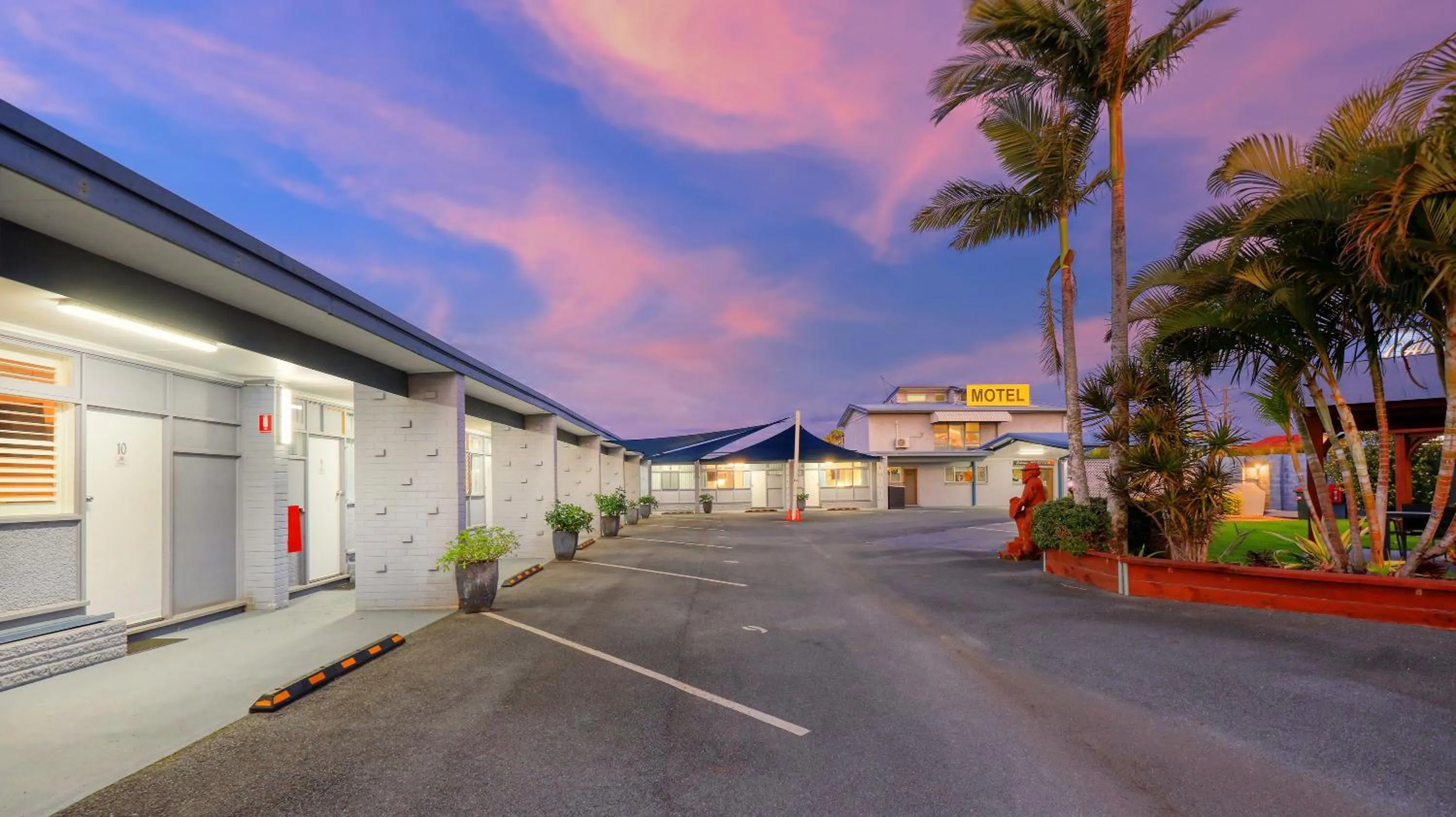 Parking in Almare Tourist Motel