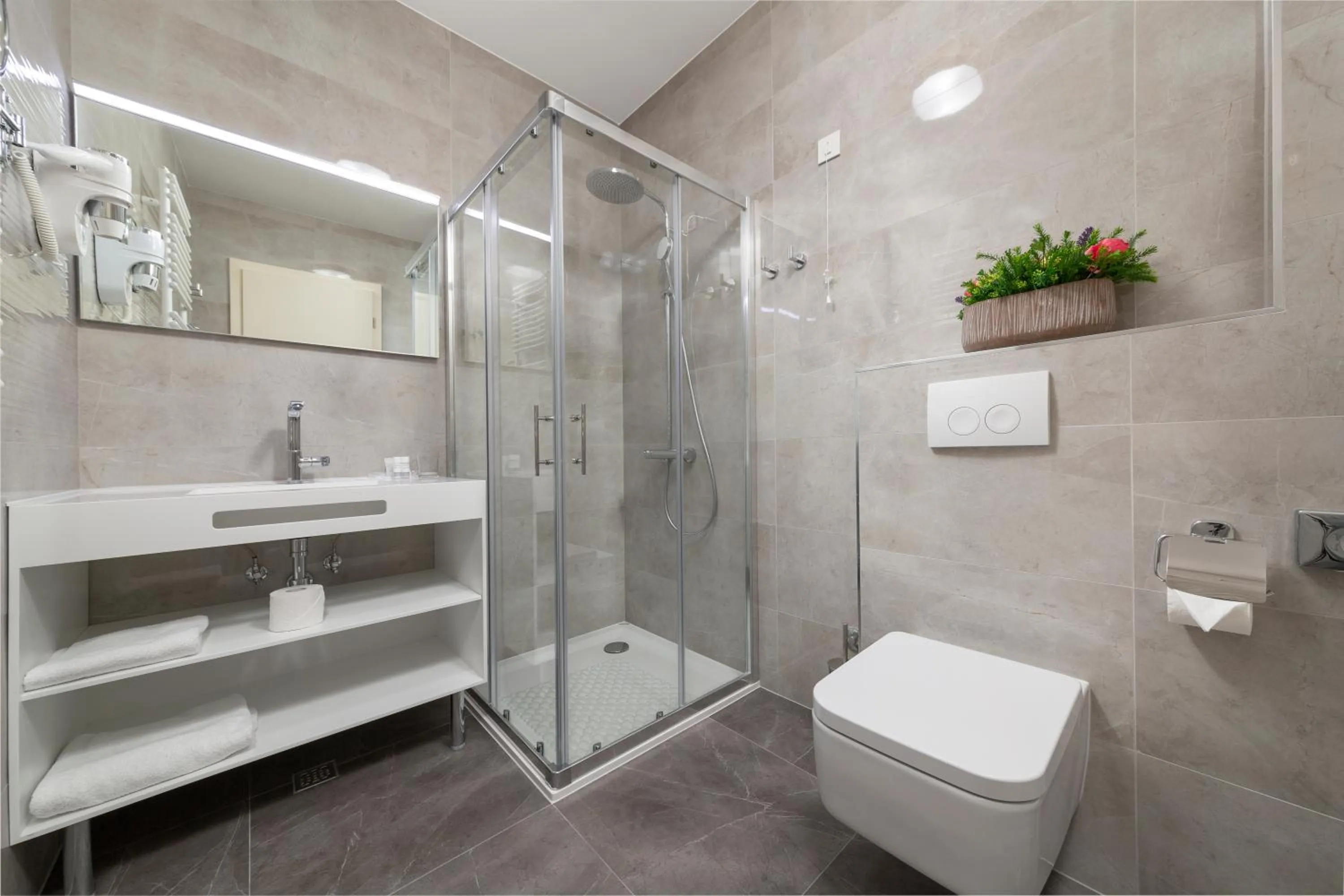 Shower in Hotel PARK 45