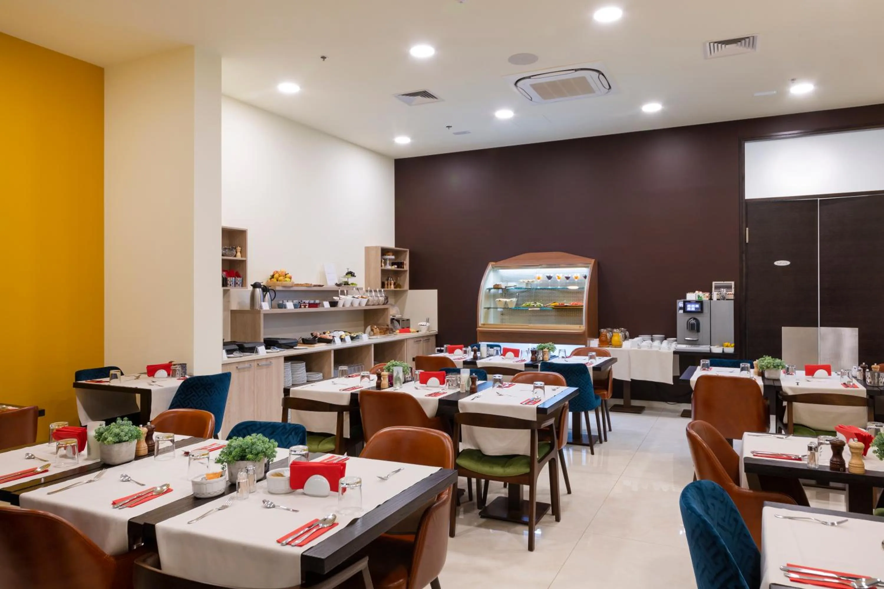 Restaurant/places to eat in Hotel PARK 45