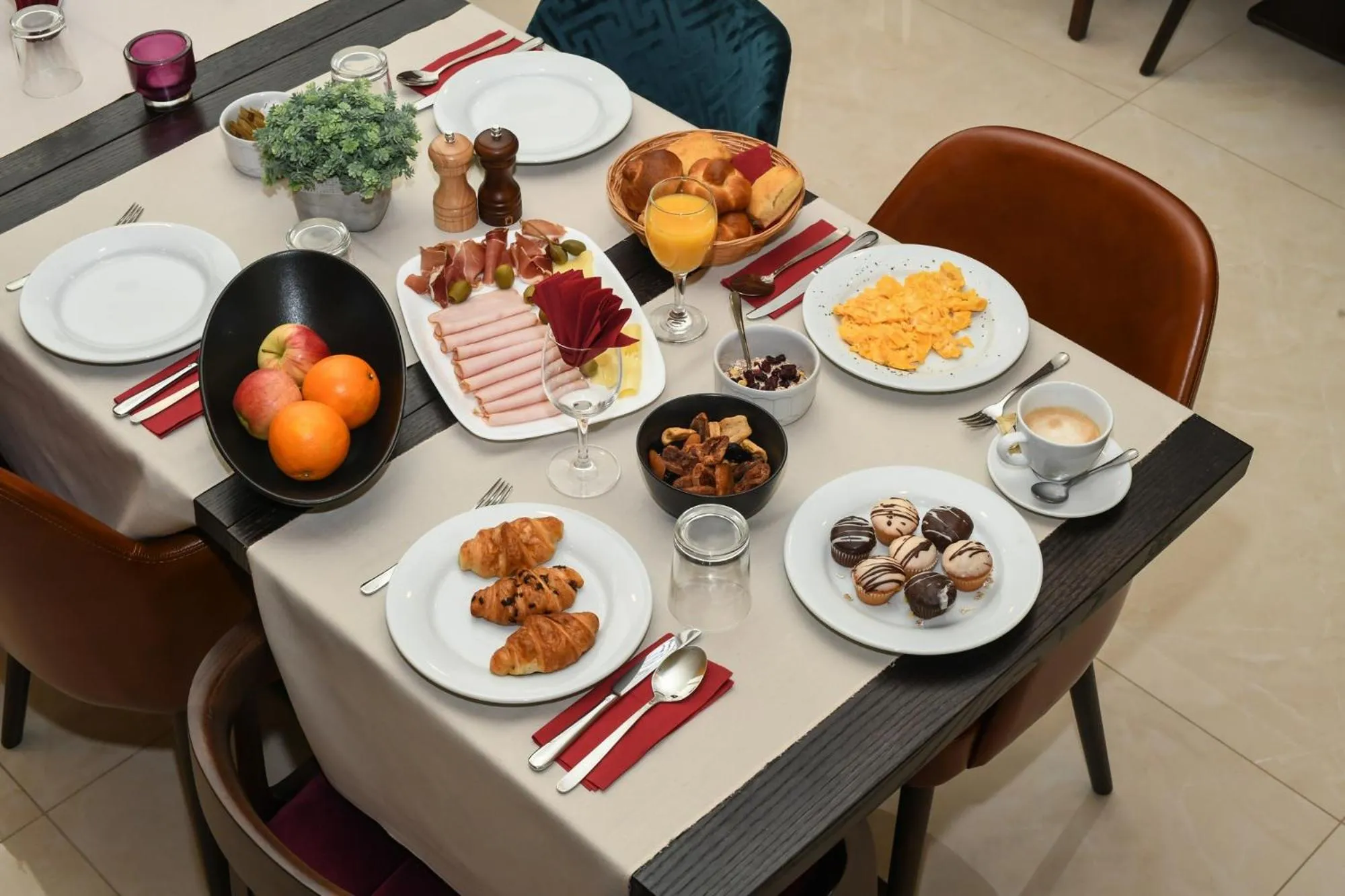 Restaurant/places to eat in Hotel PARK 45