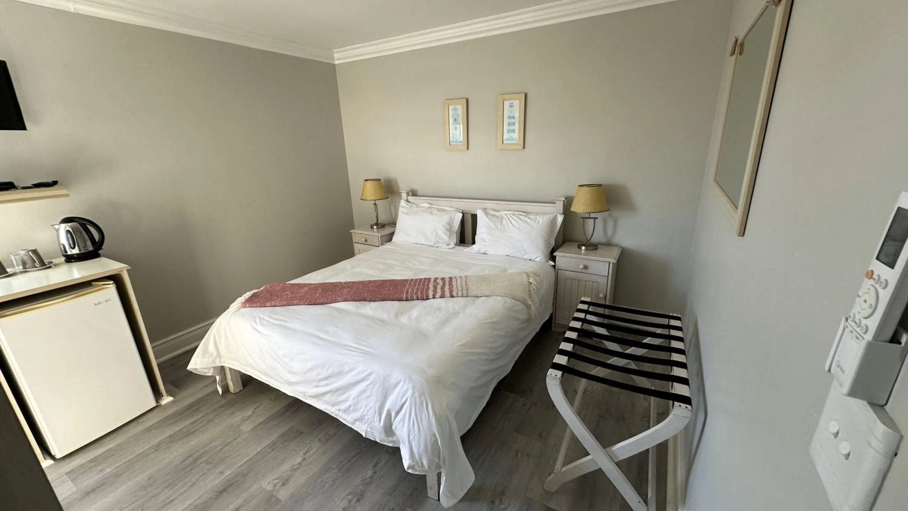 TV and multimedia, Bed in Oceansnest Guest House