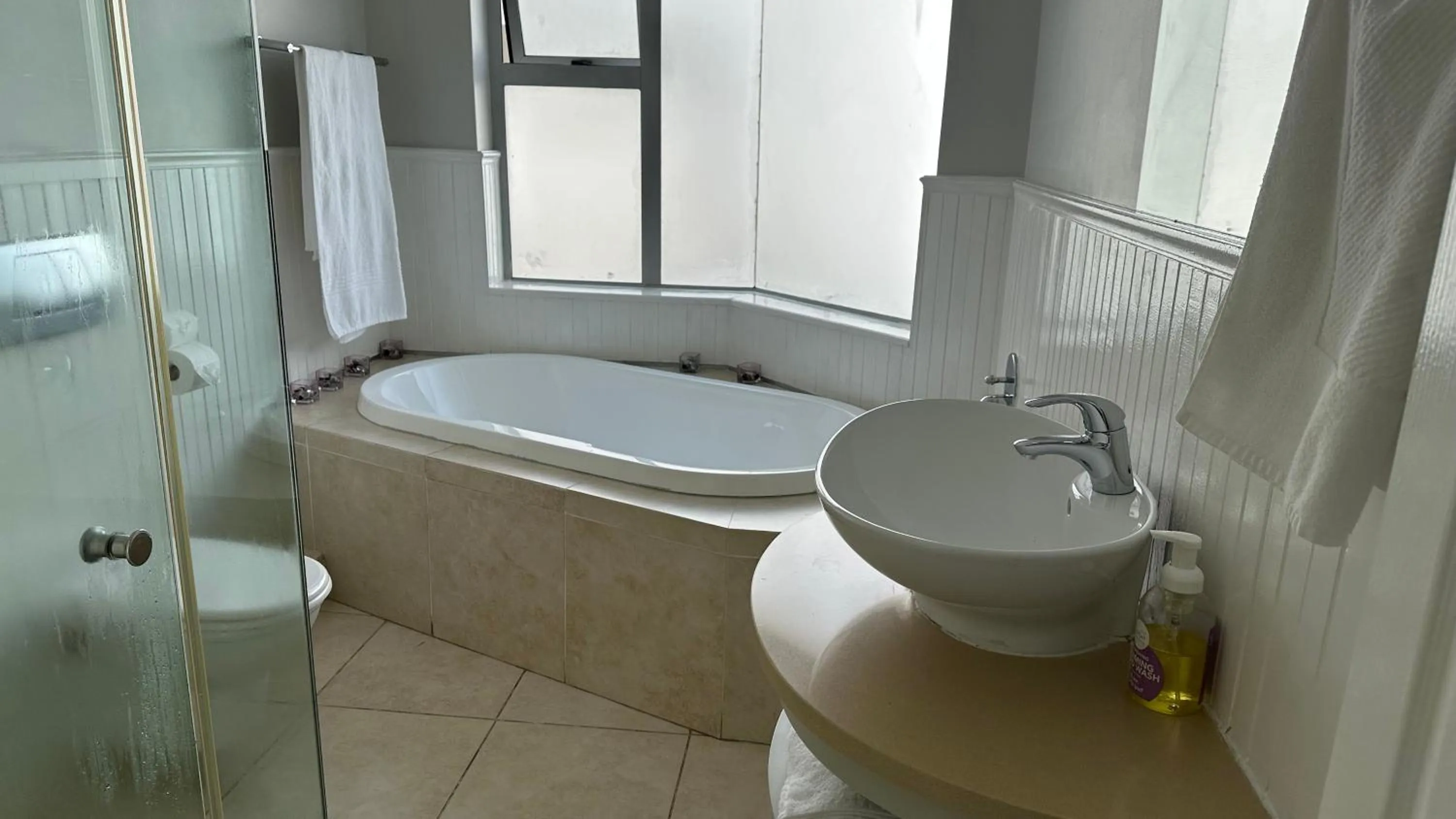 Bathroom in Oceansnest Guest House