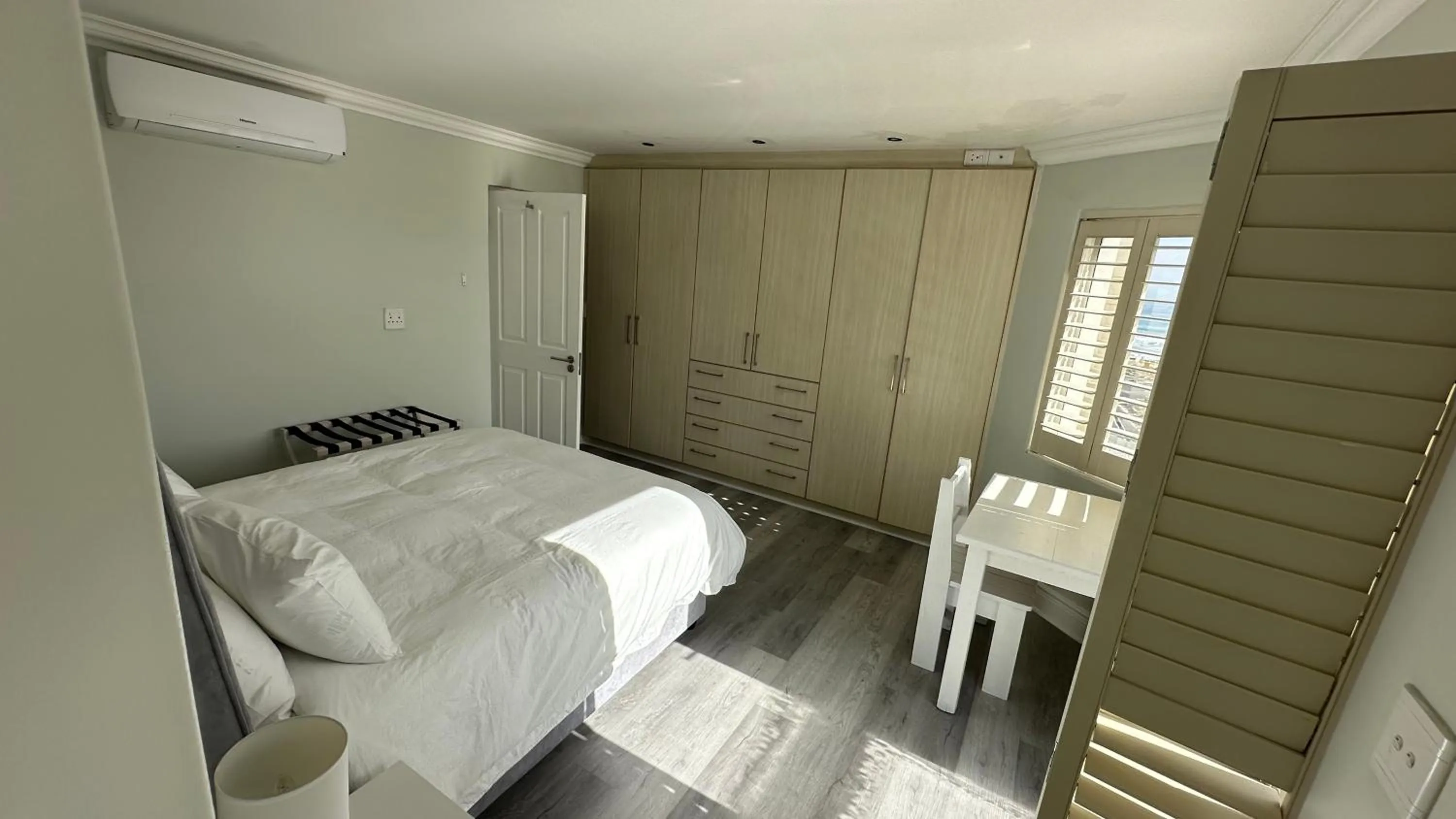 Bed in Oceansnest Guest House