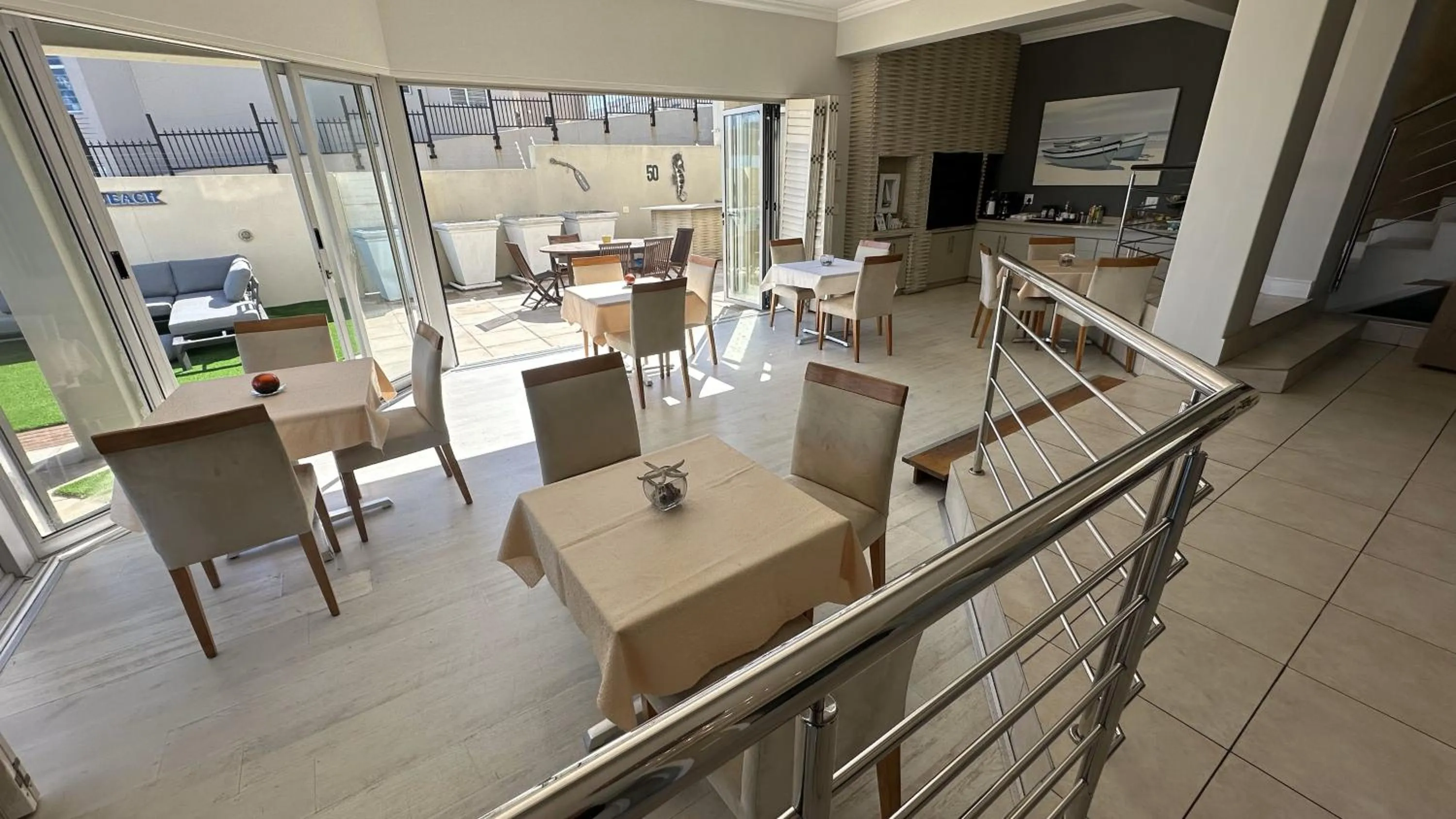 Breakfast in Oceansnest Guest House