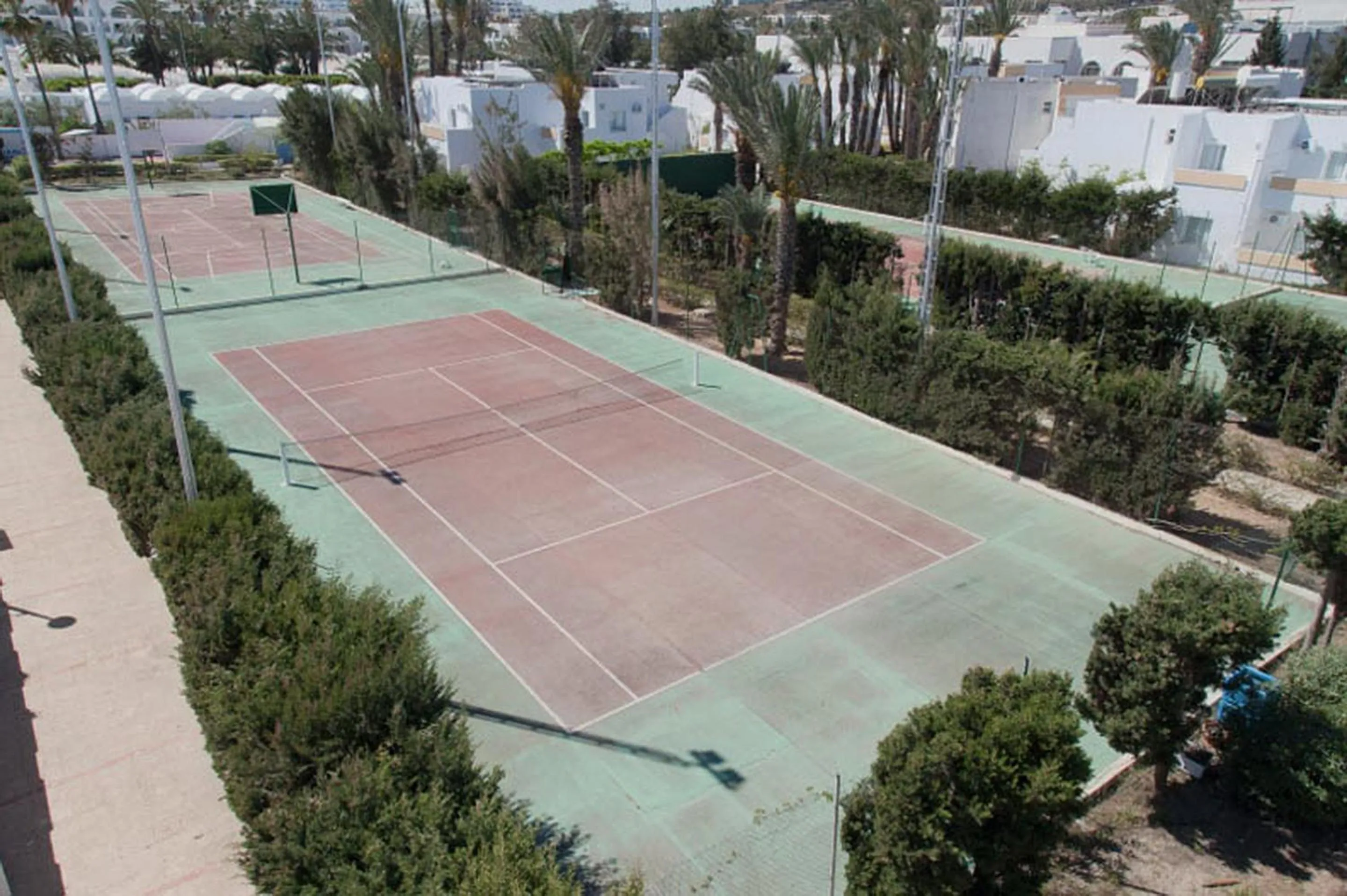 Tennis court in El Mouradi Club Selima