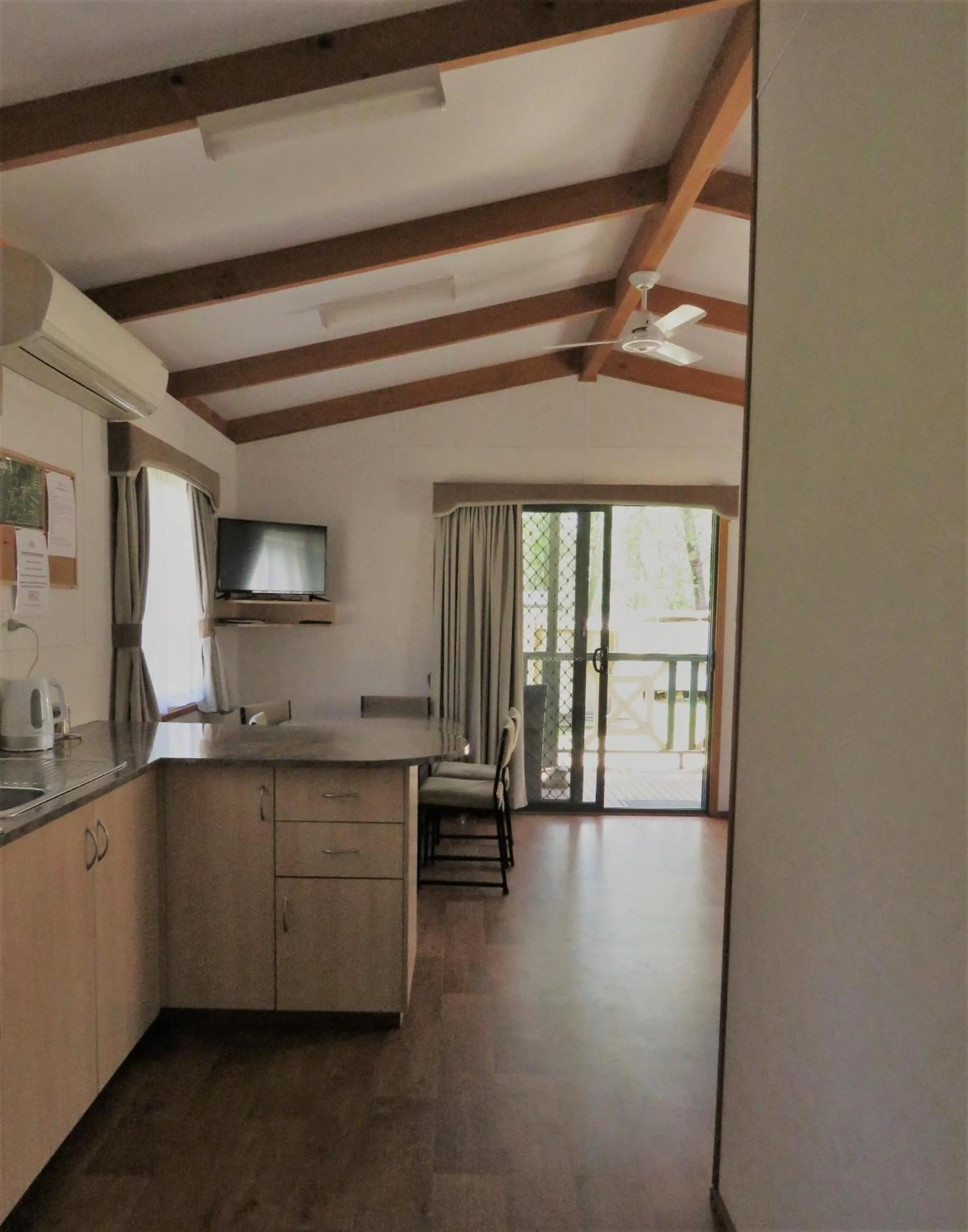 Kitchen or kitchenette in Beechworth Holiday Park