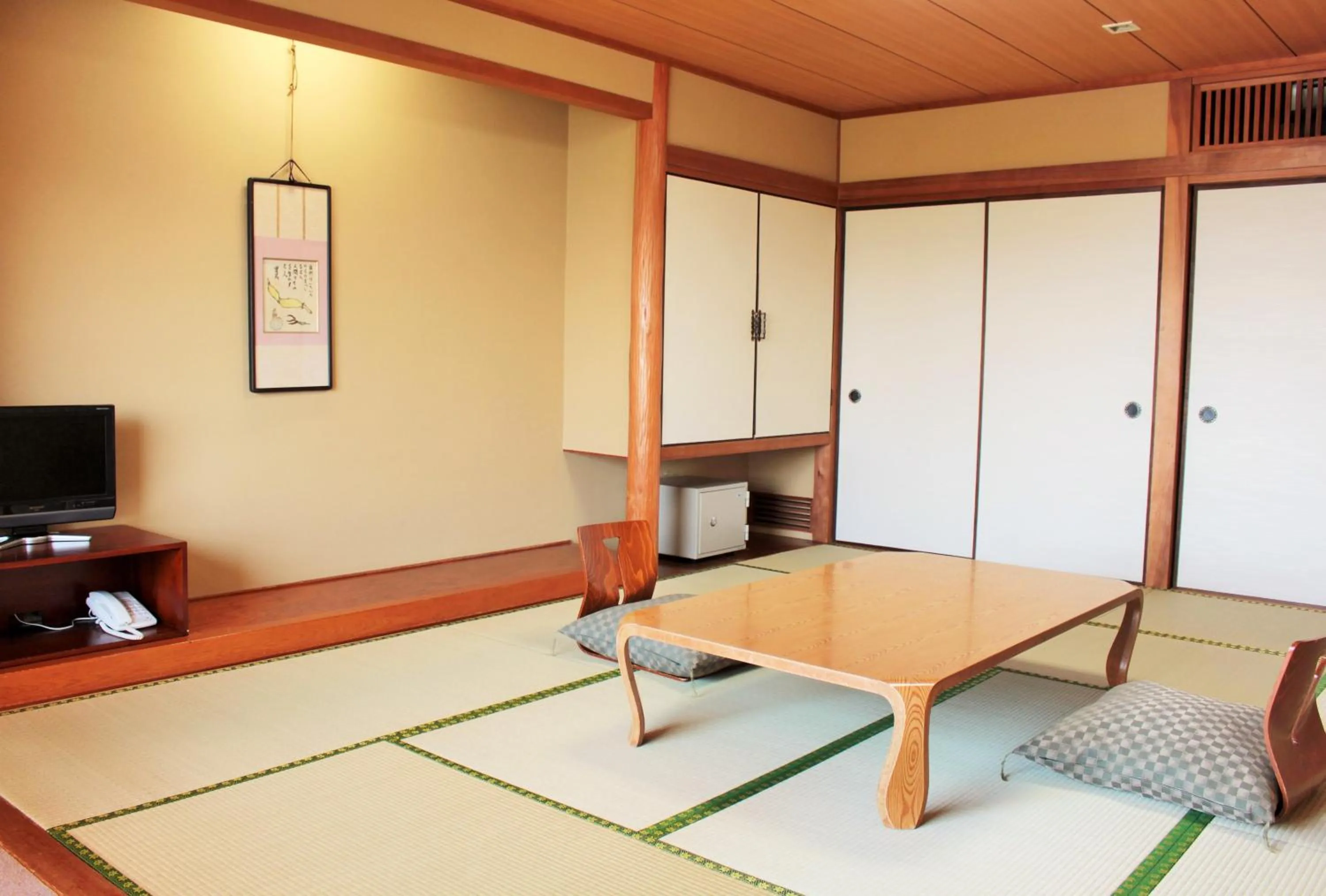 Photo of the whole room in Miyajima Seaside Hotel