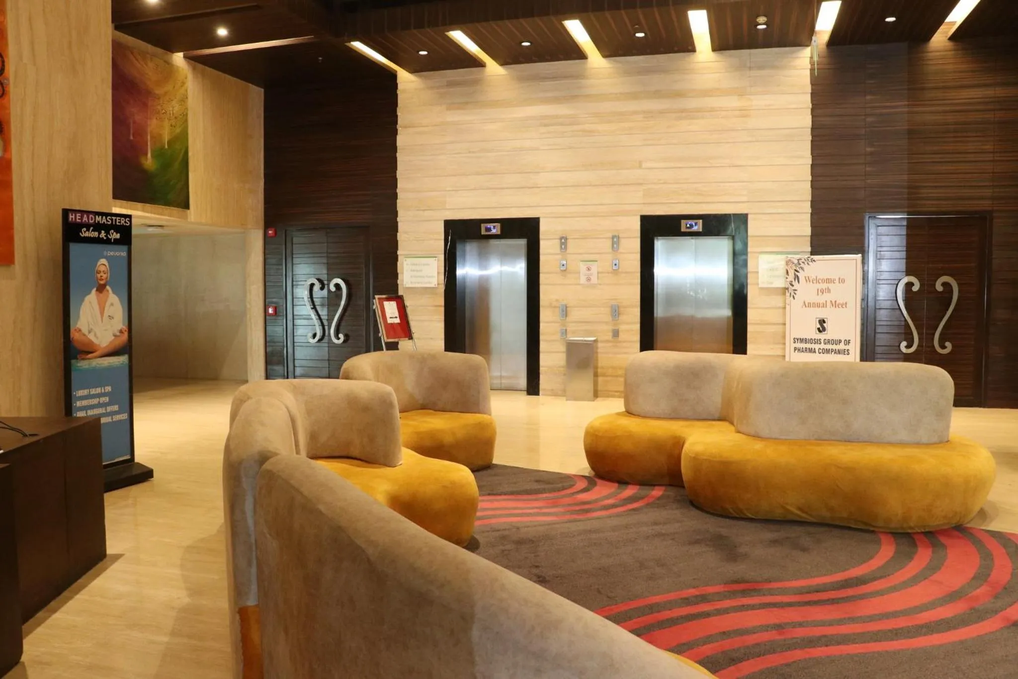 Property building, Seating Area in Holiday Inn Chandigarh Panchkula, an IHG Hotel