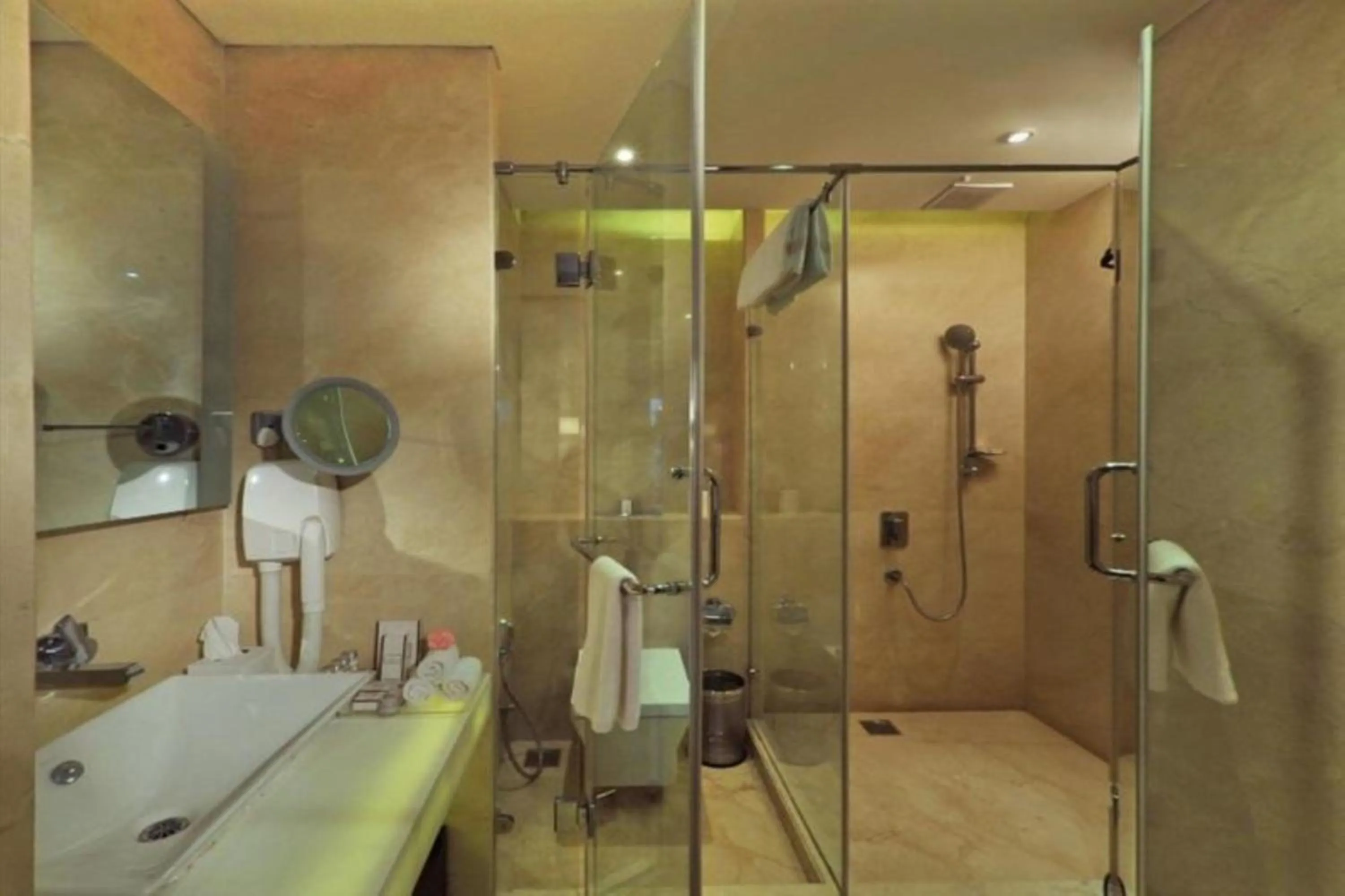 Bathroom in Holiday Inn Chandigarh Panchkula, an IHG Hotel