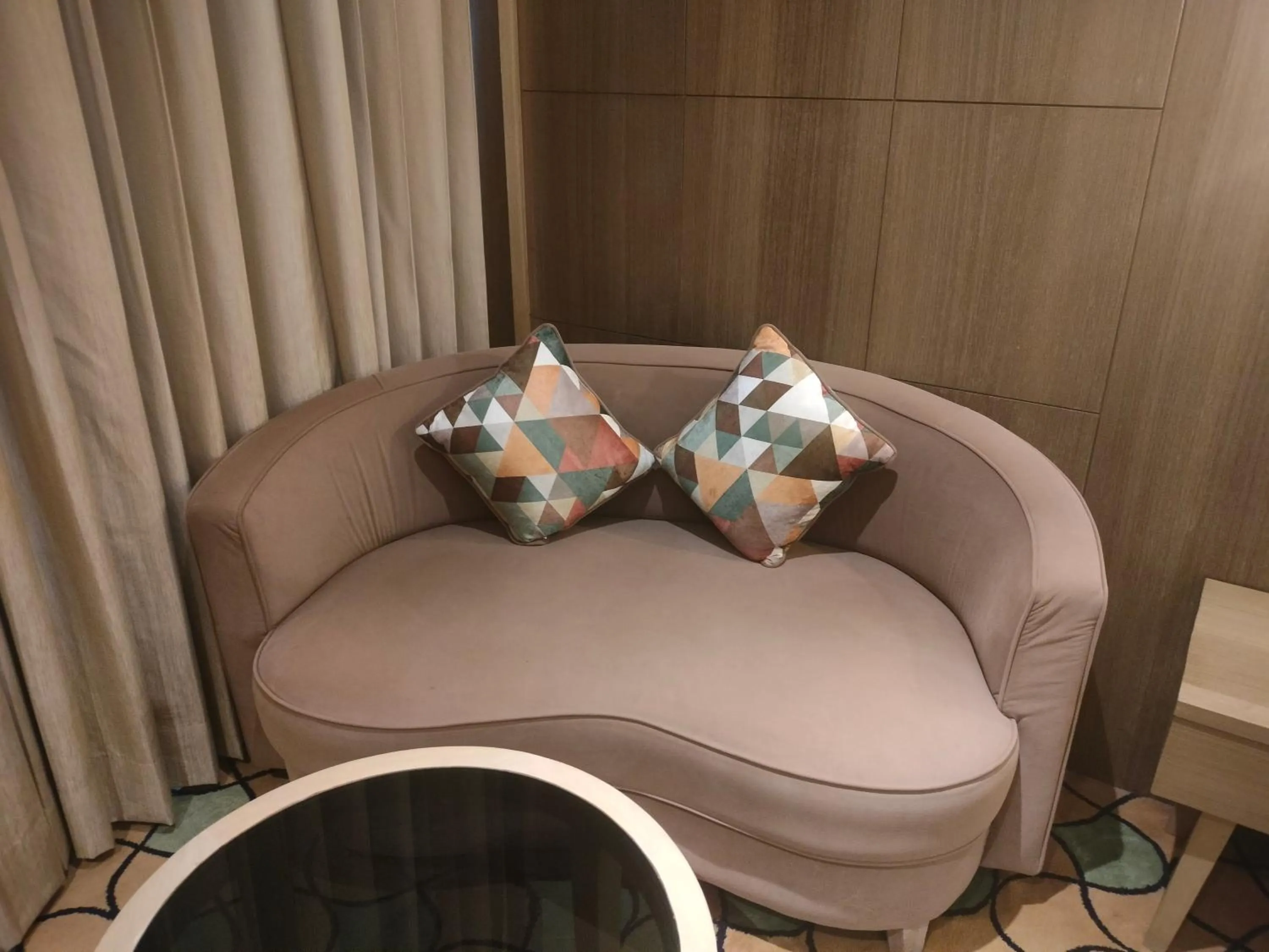 Seating area in Holiday Inn Chandigarh Panchkula, an IHG Hotel