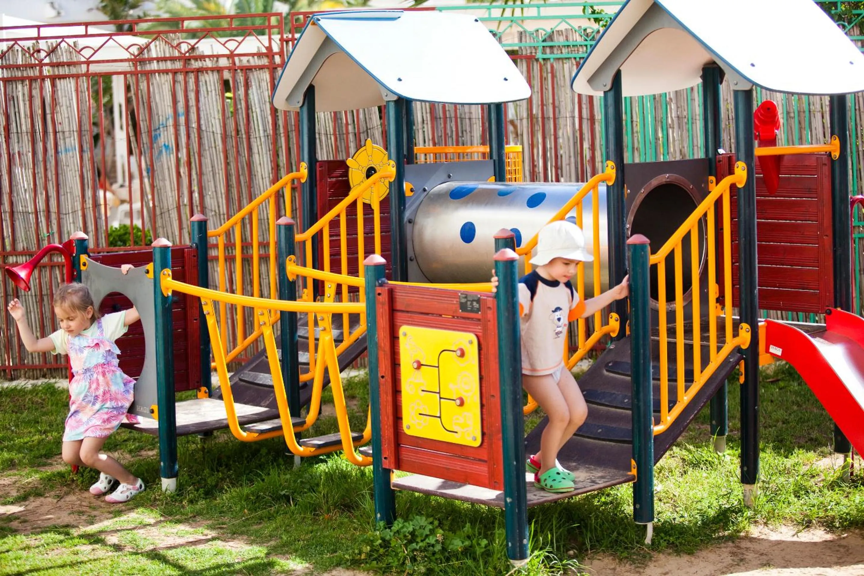 Children play ground in El Mouradi El Menzah