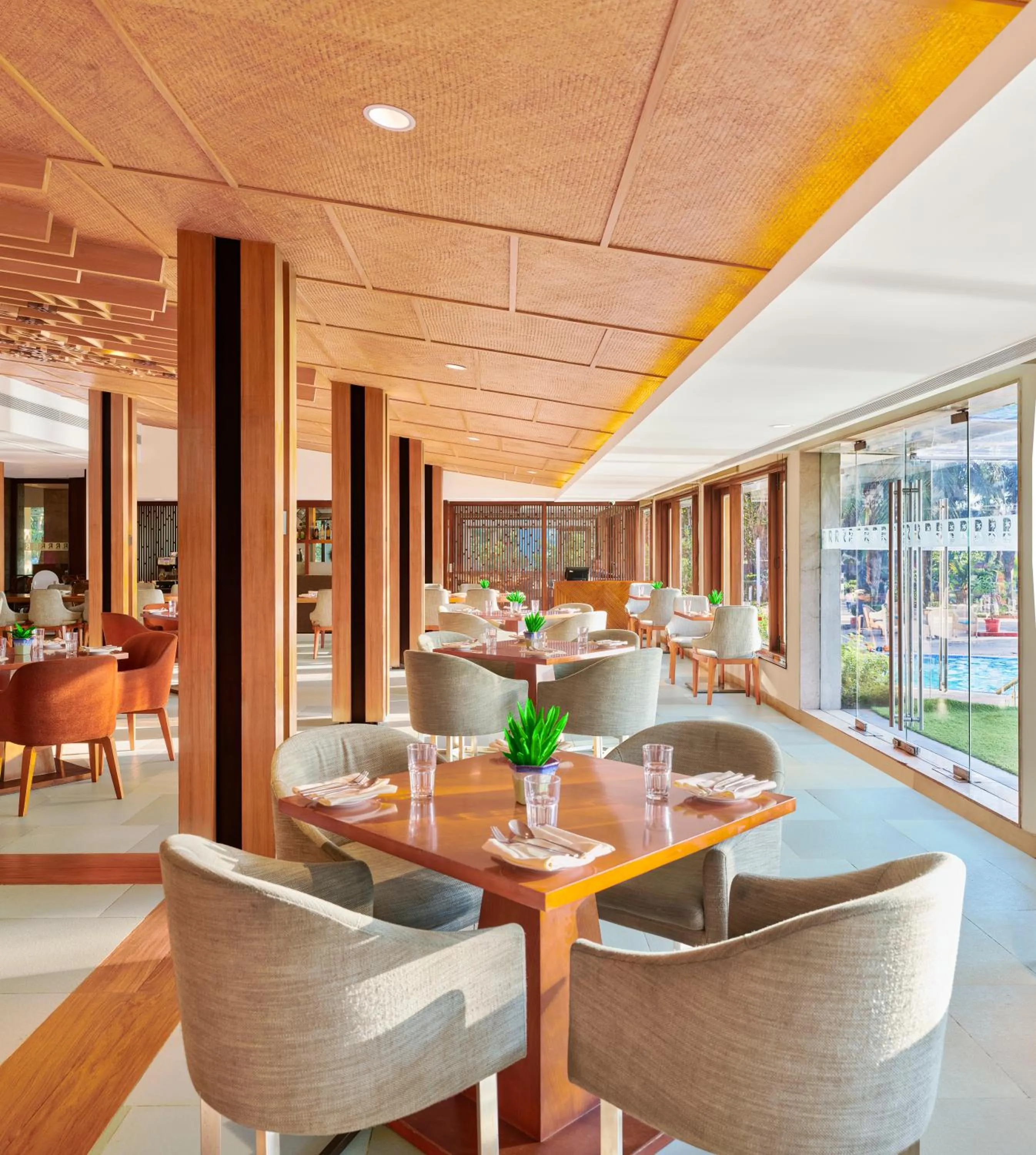 Restaurant/places to eat in The Resort