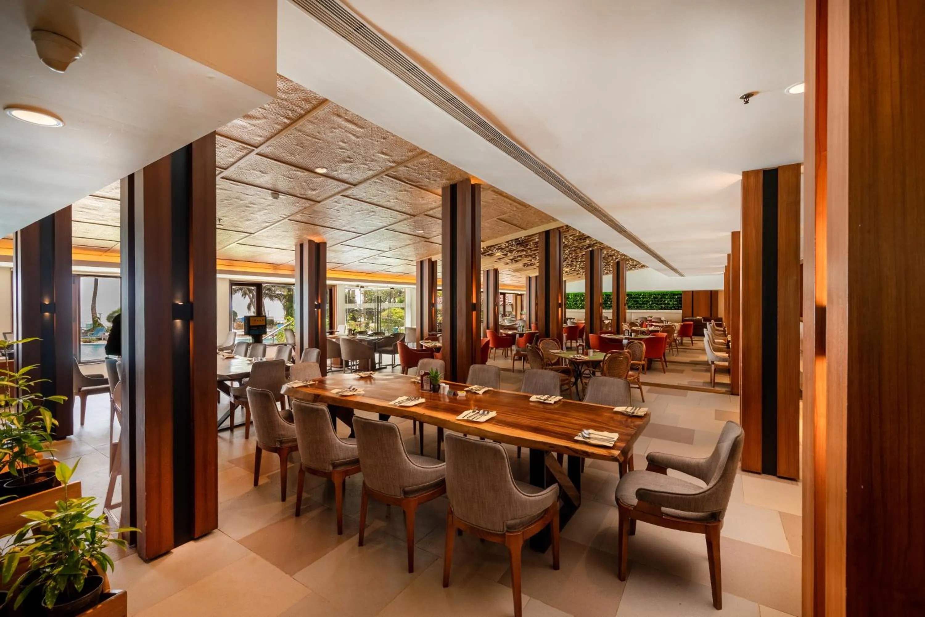 Restaurant/places to eat in The Resort