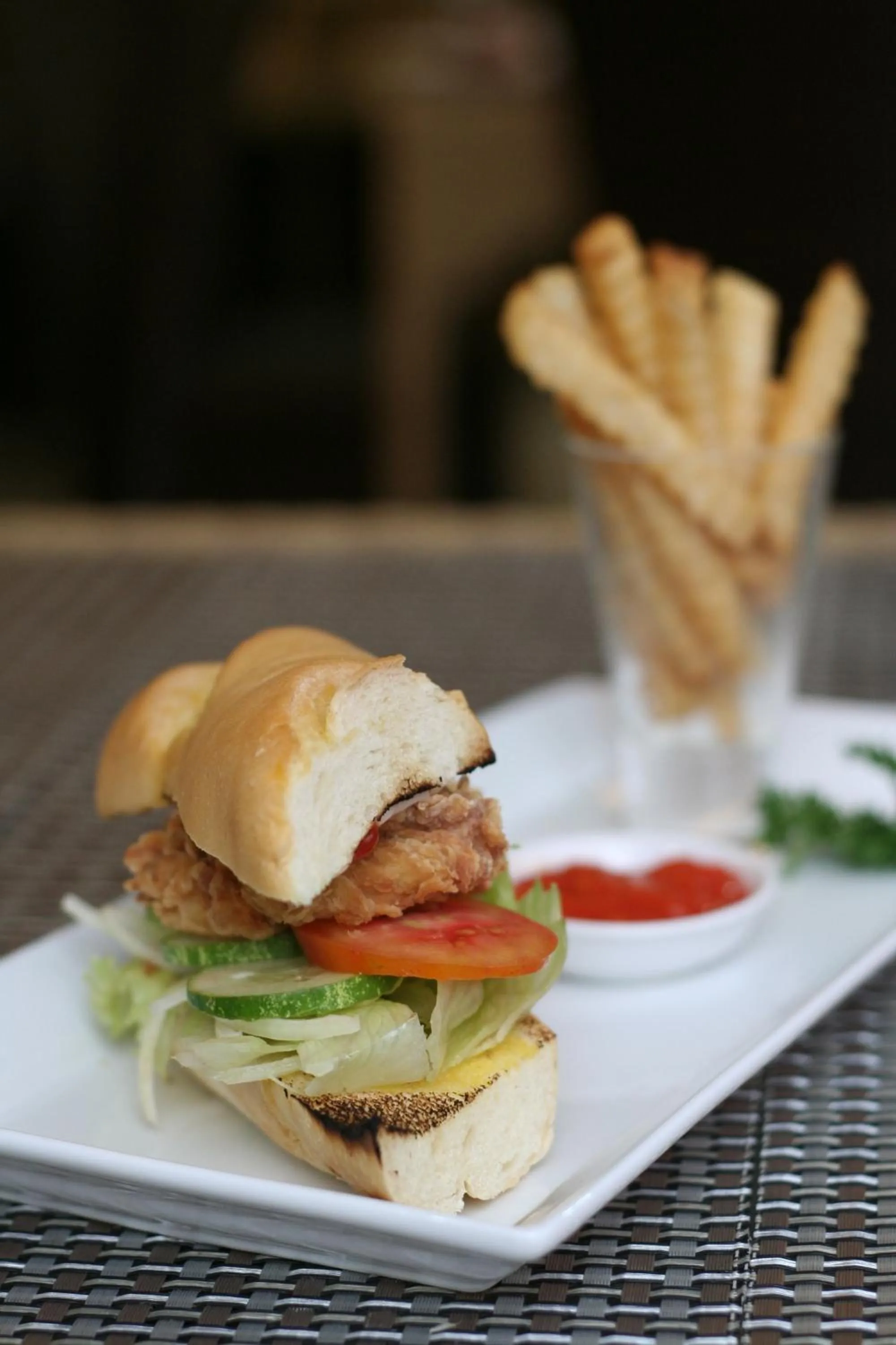 Restaurant/places to eat in Hotel Arjuna