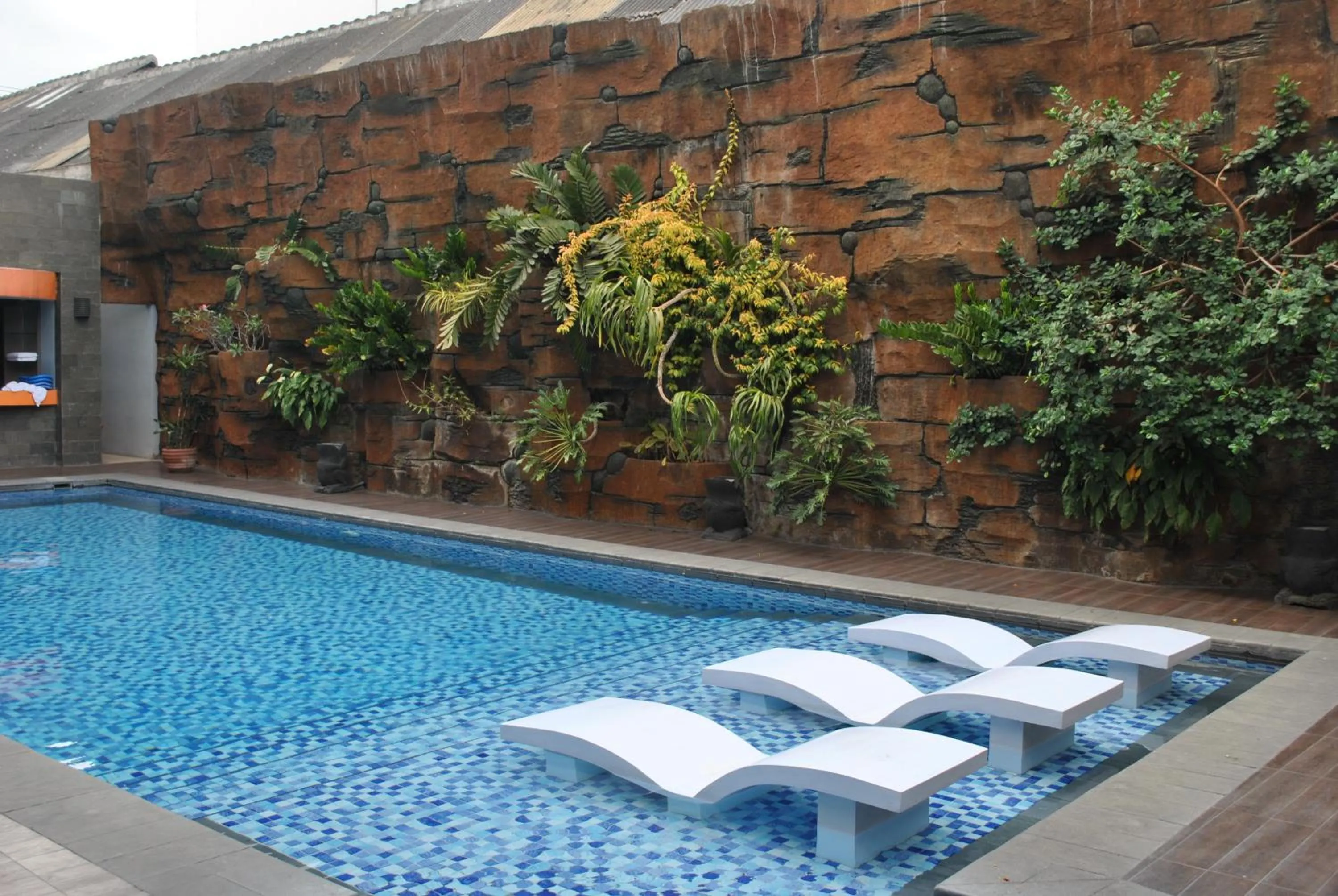 Swimming pool in Hotel Arjuna