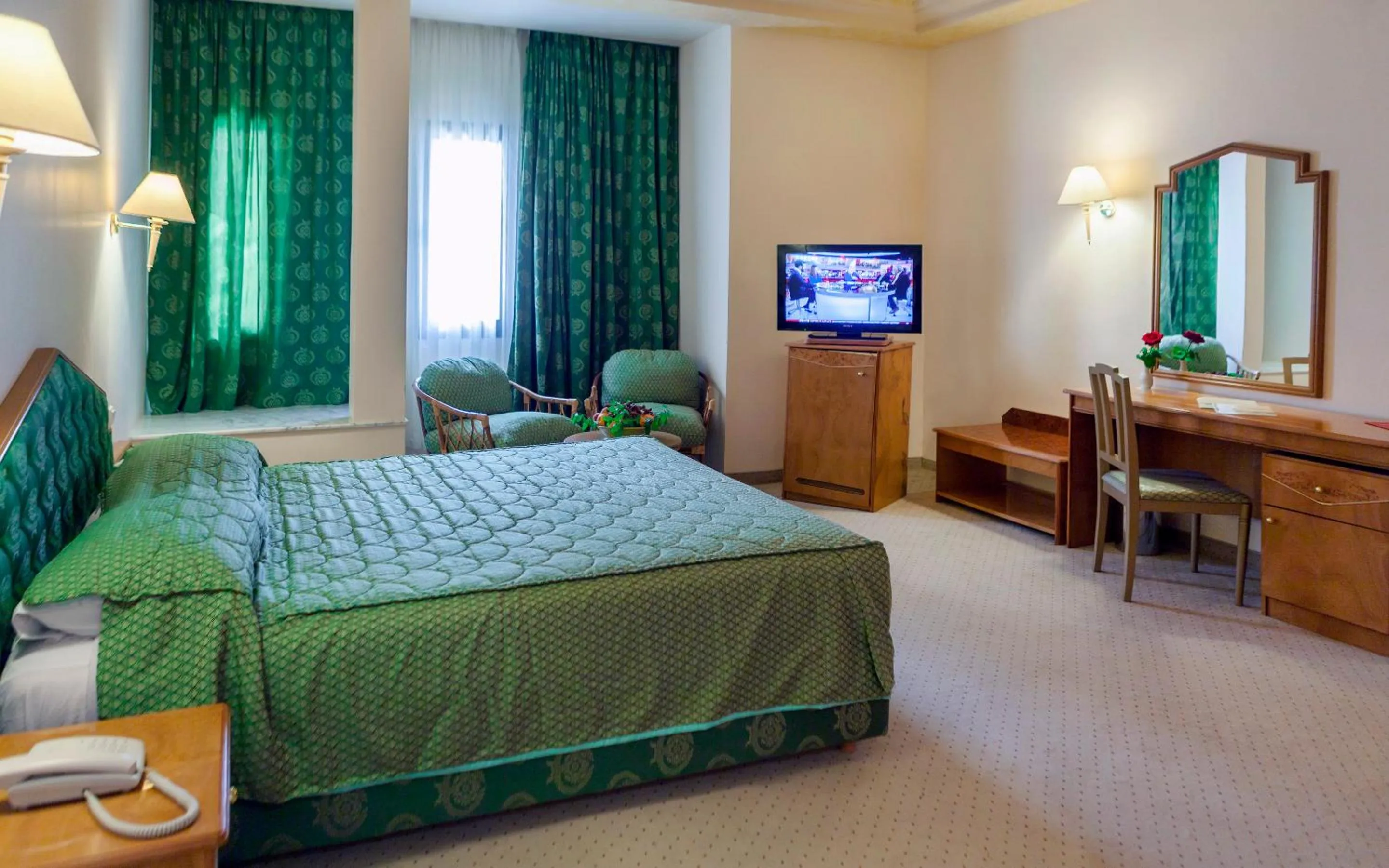 Photo of the whole room, Bed in El Mouradi Douz