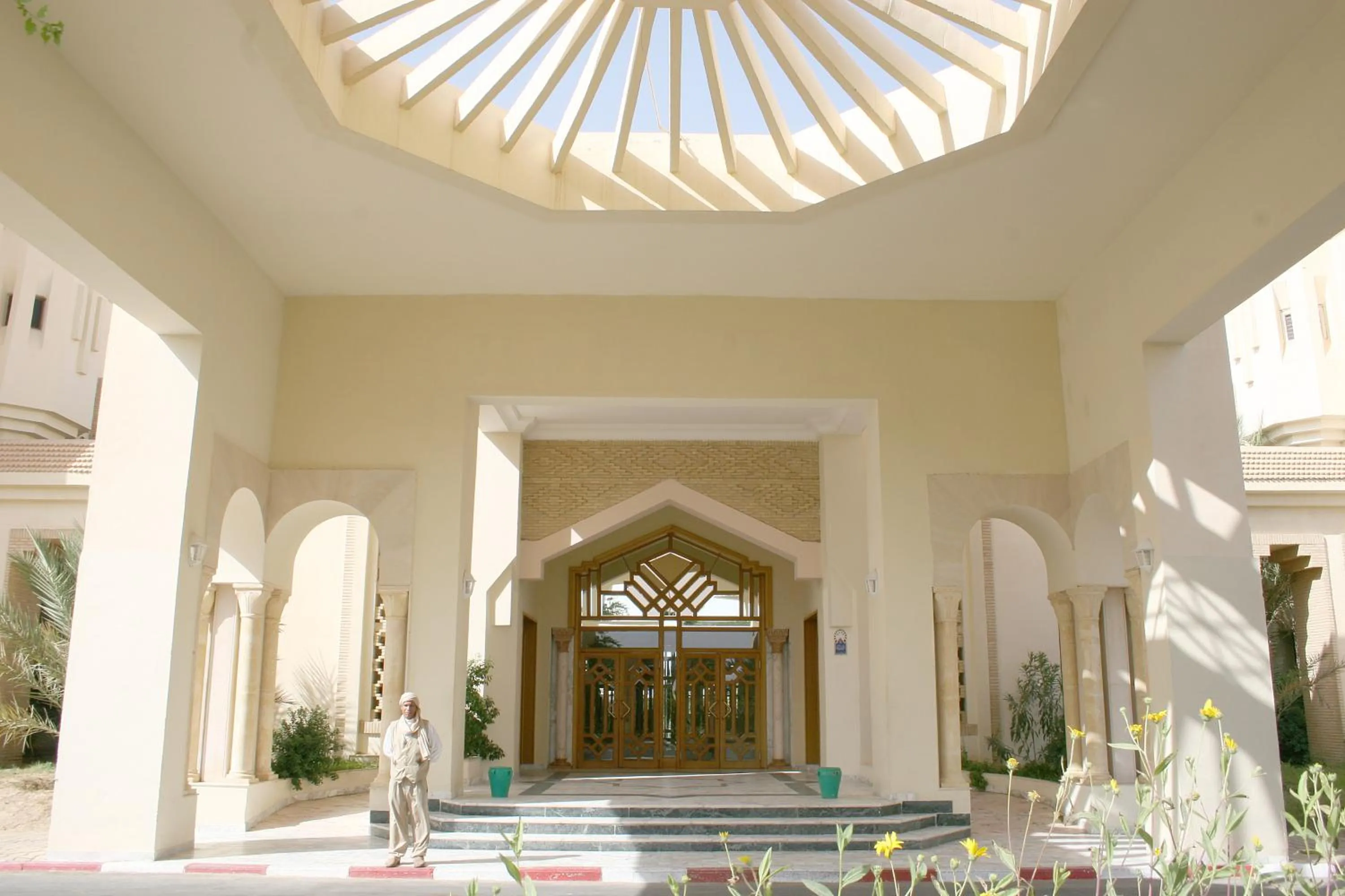 Facade/entrance in El Mouradi Douz