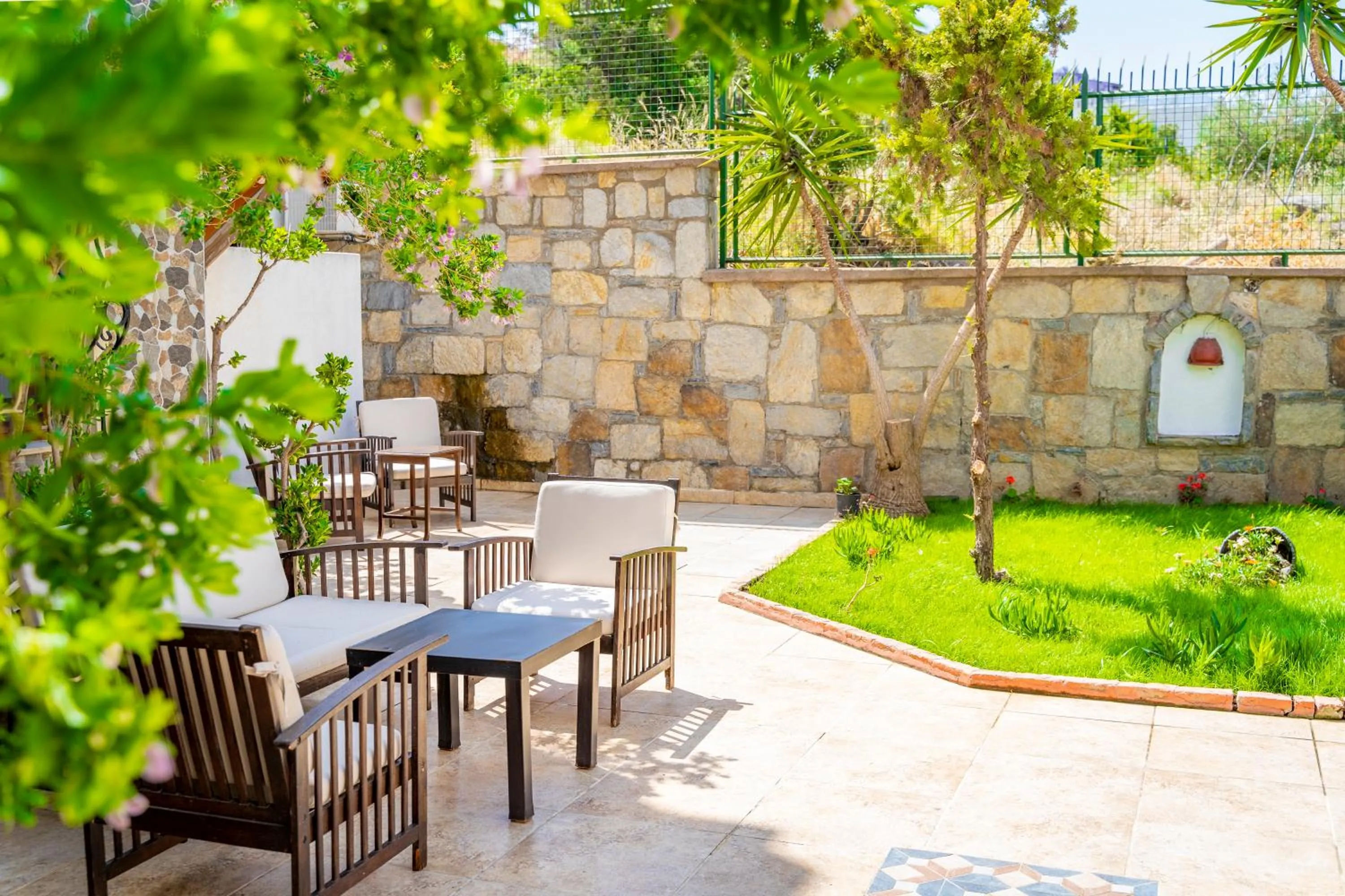 Garden in Queen Boutique Hotel