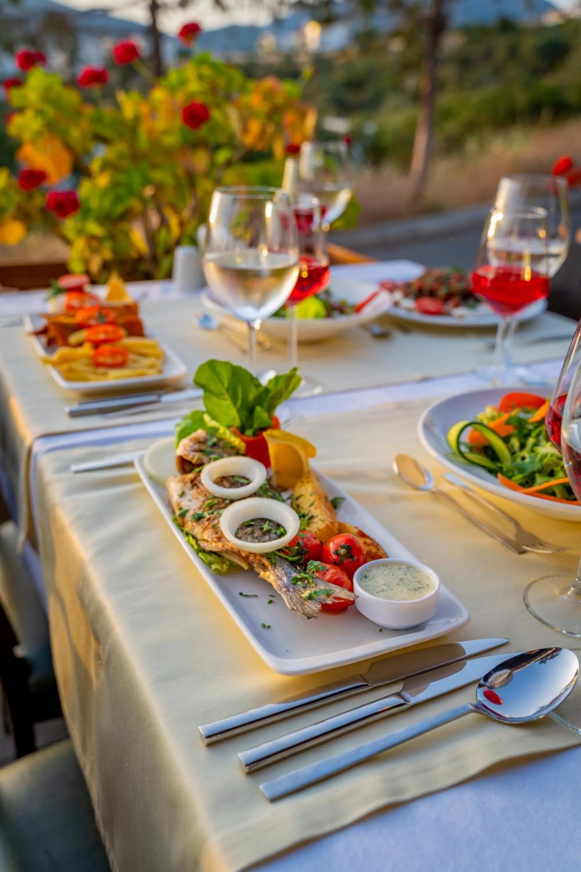 Restaurant/places to eat in Queen Boutique Hotel