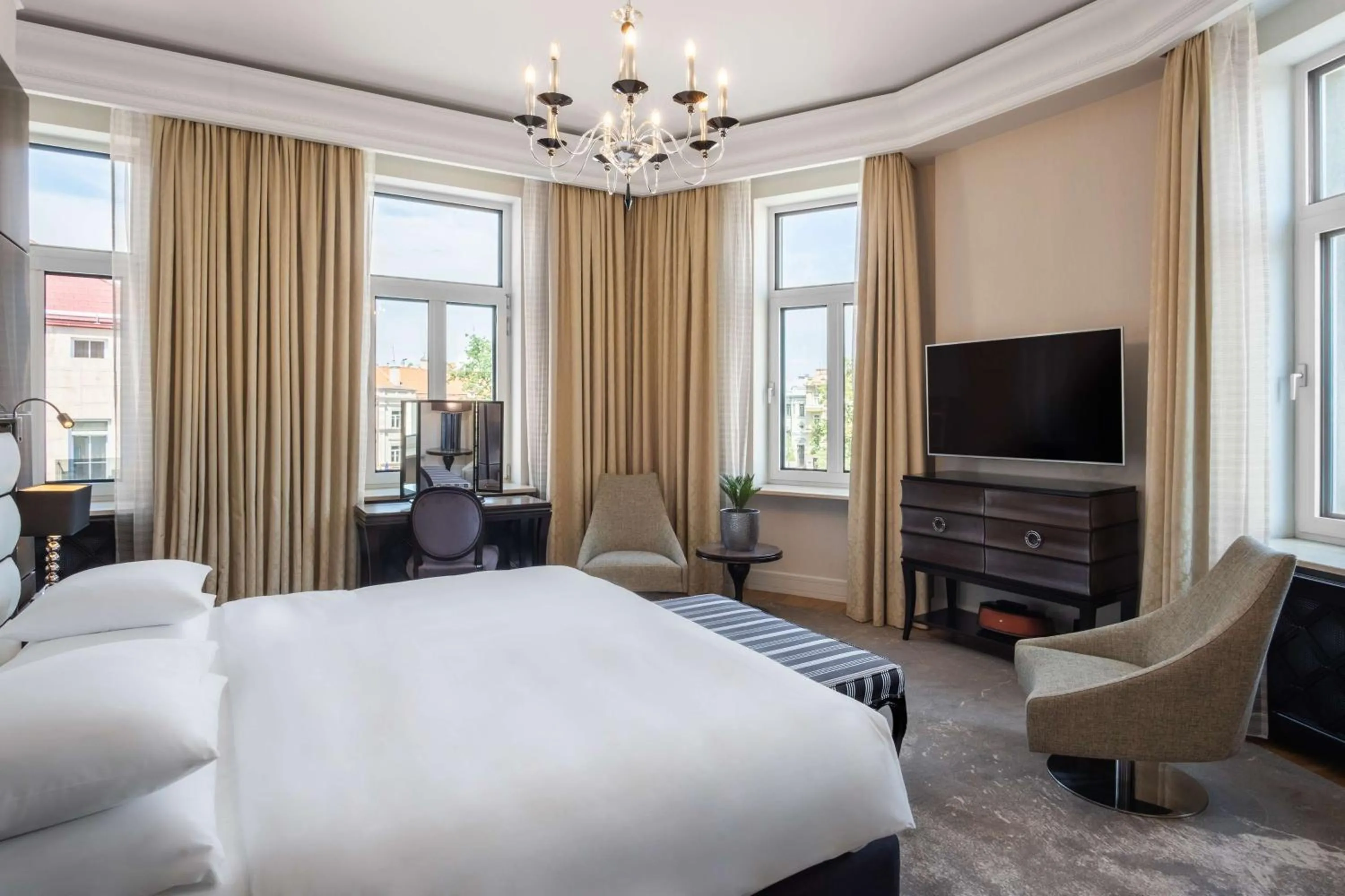 Bedroom, Bed in Grand Hotel Kempinski Vilnius