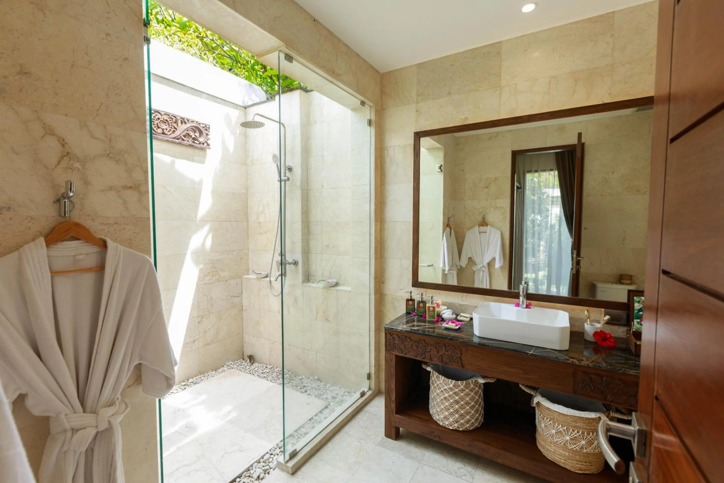 Shower in Delight ART Villas