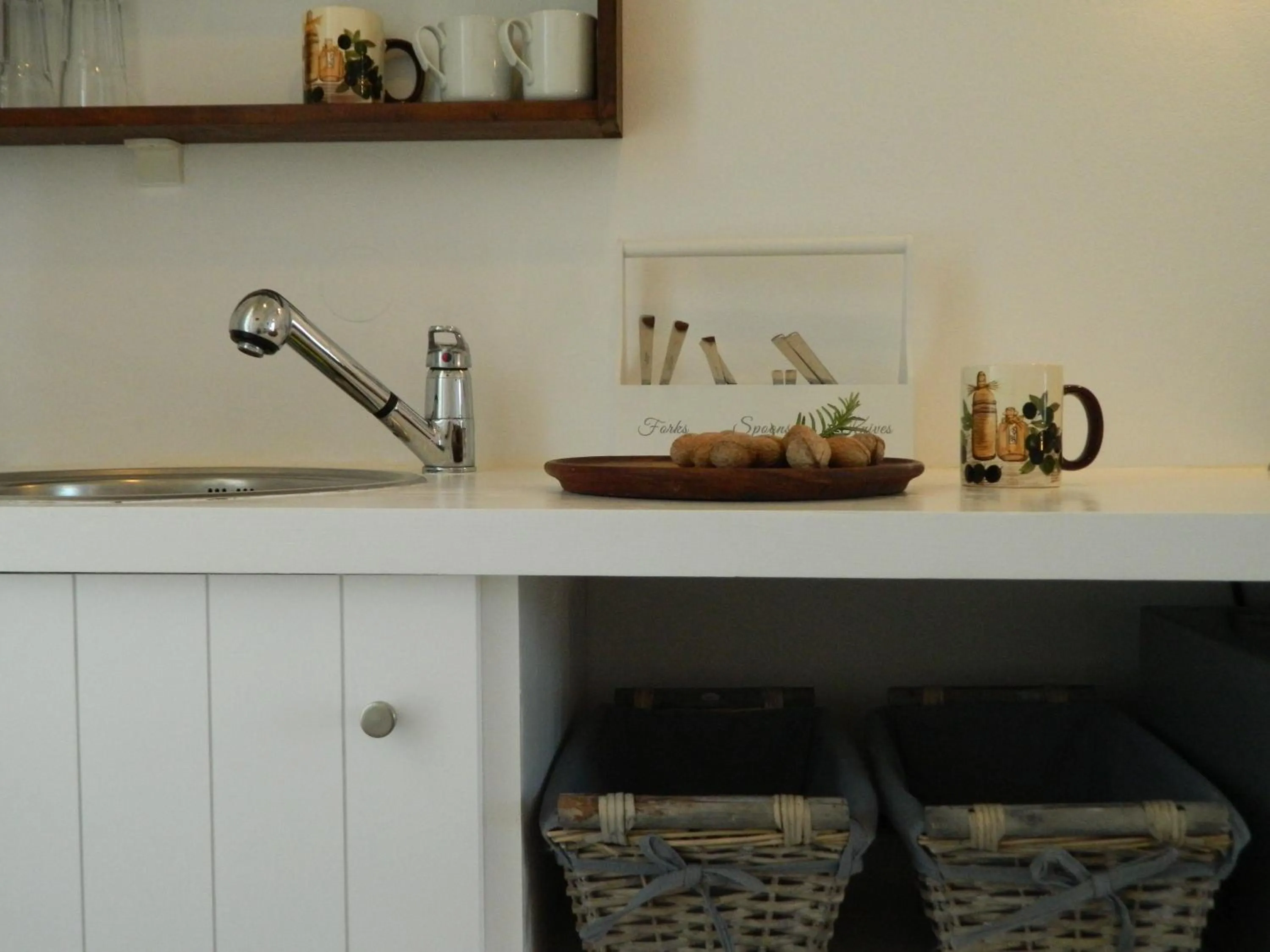 Photo of the whole room in Avra Pahainas