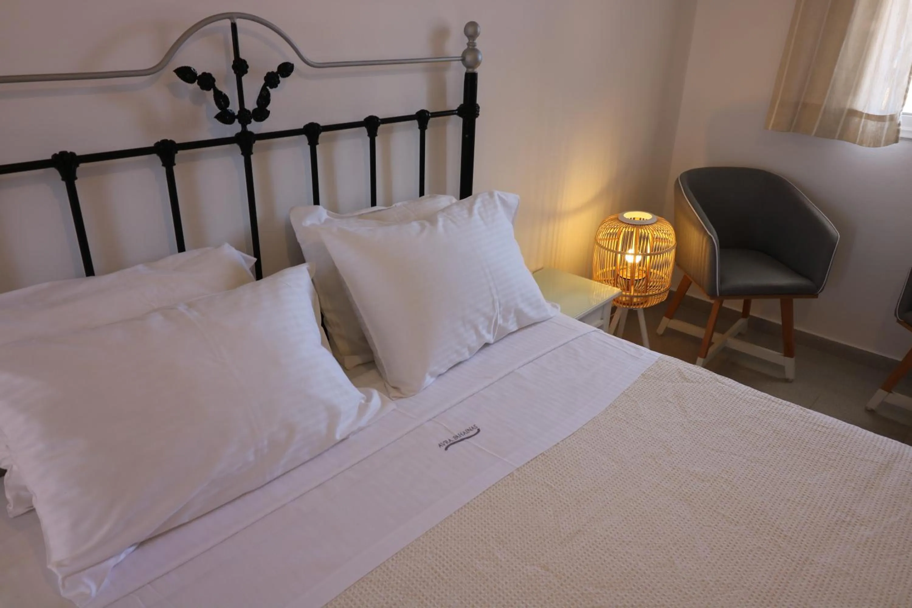 Bed in Avra Pahainas