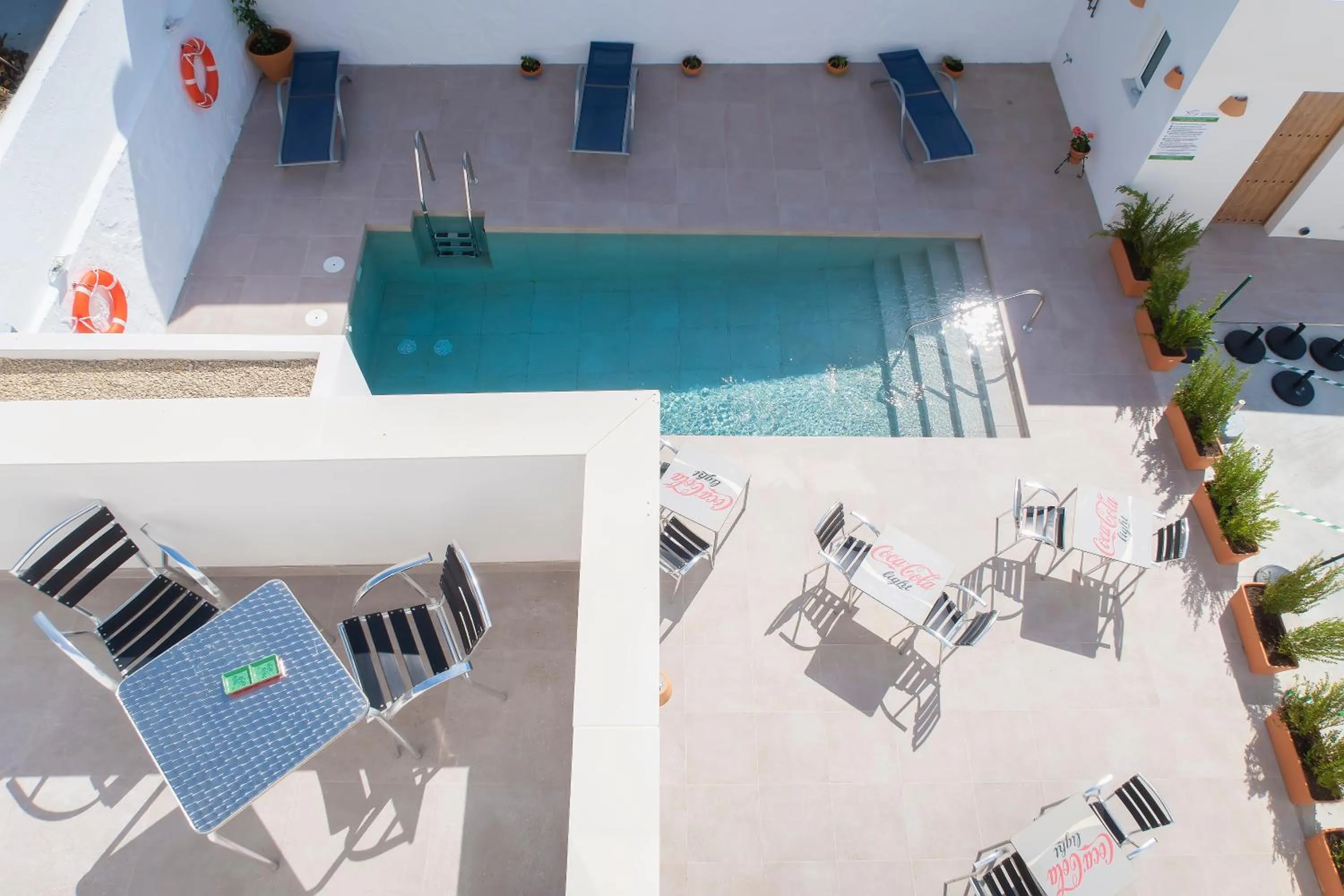 Swimming pool in Hotel Senderos