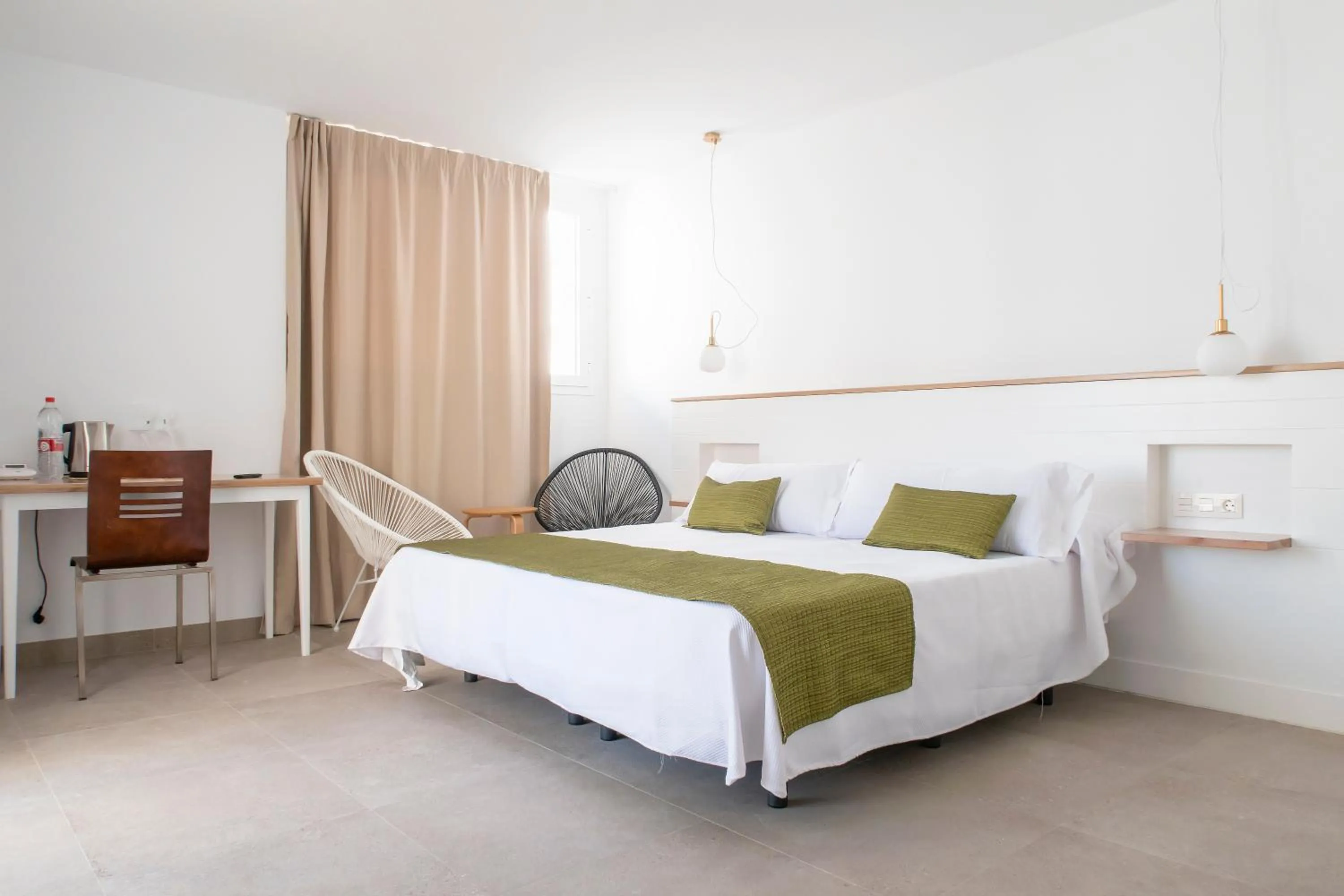 Bedroom, Bed in Hotel Senderos