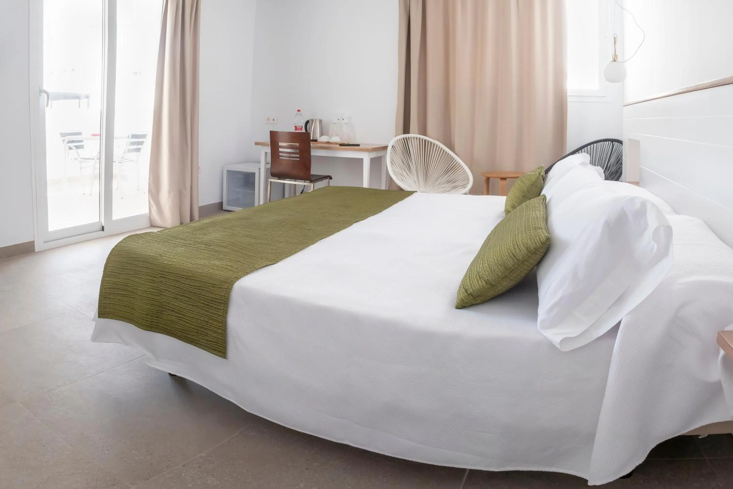 Bedroom, Bed in Hotel Senderos