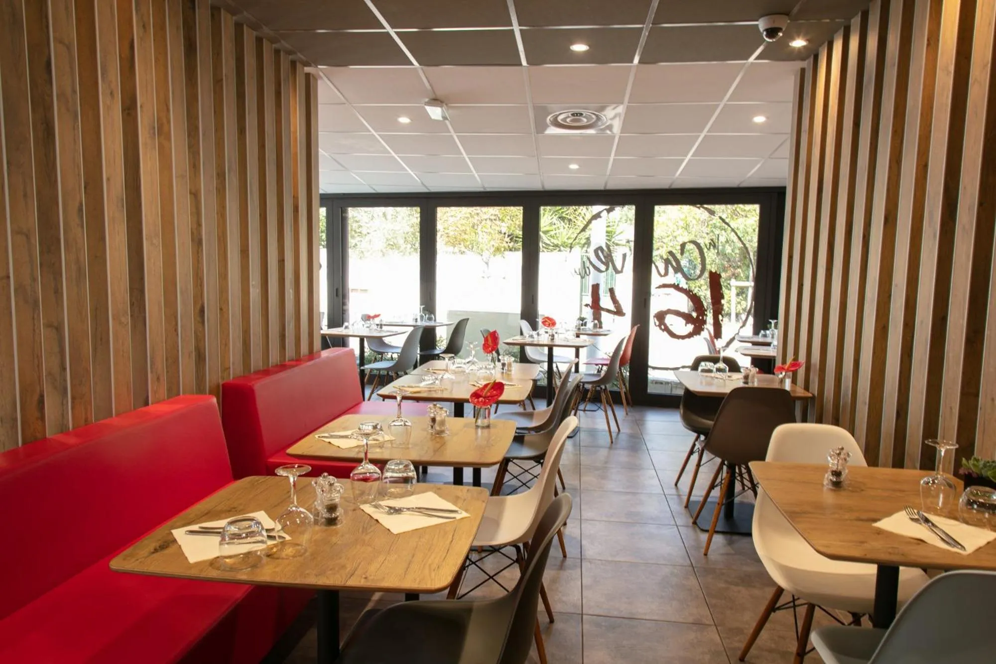 Restaurant/places to eat in ibis budget Montpellier Sud Près d'Arènes