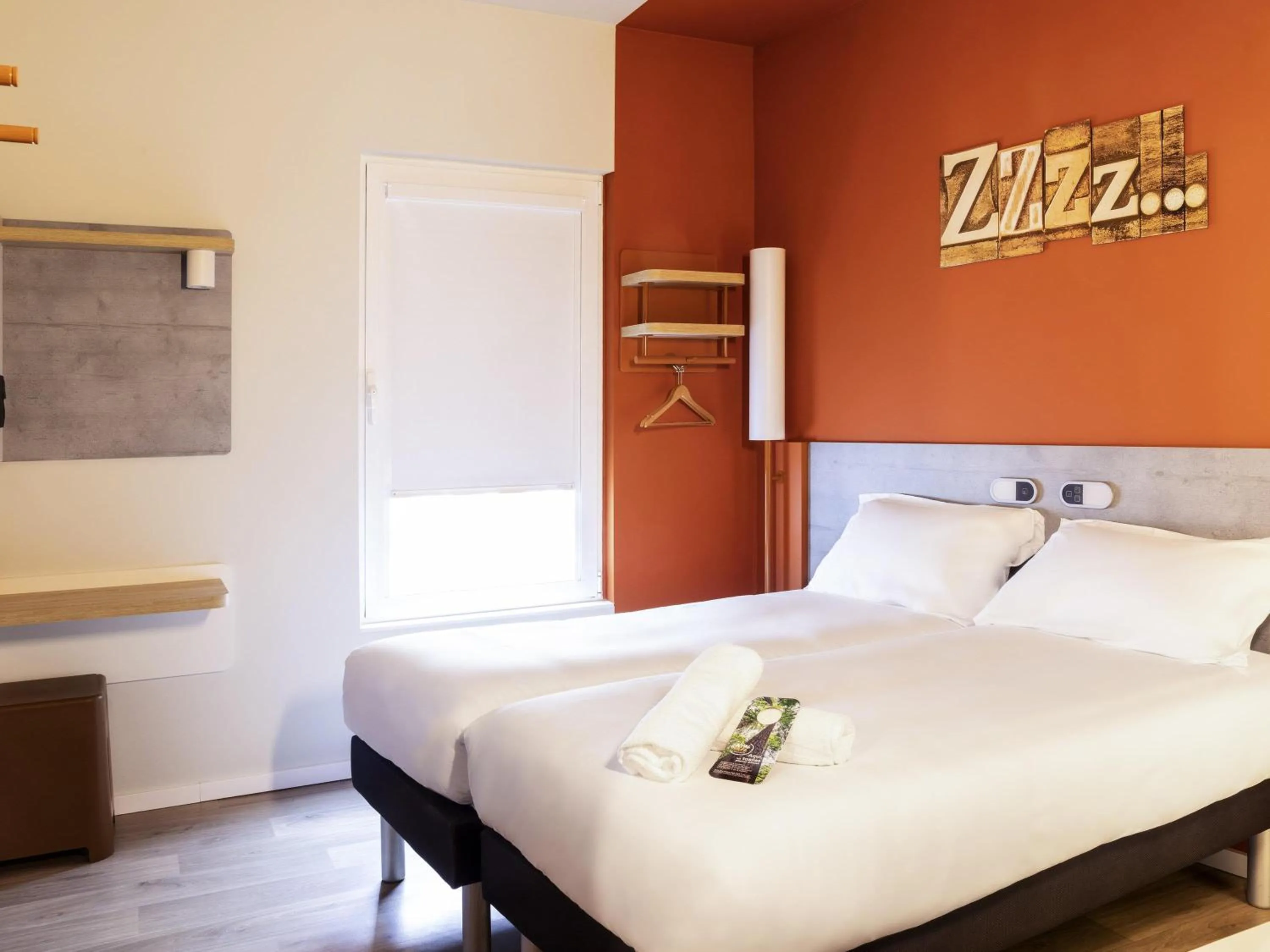 Bedroom, Bed in ibis budget Montpellier Sud Près d'Arènes