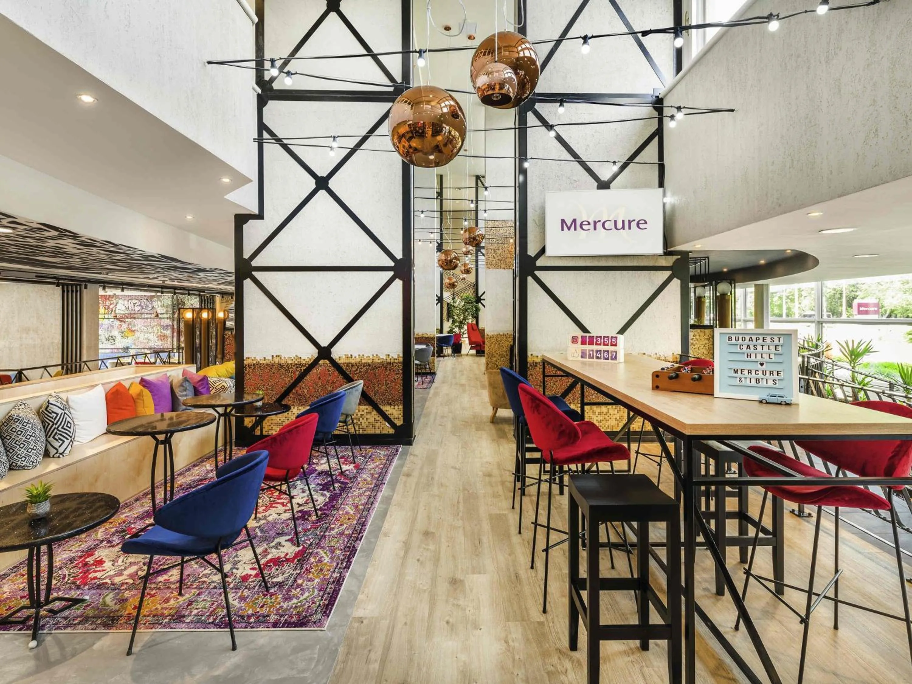 Lounge or bar in ibis Budapest Castle Hill