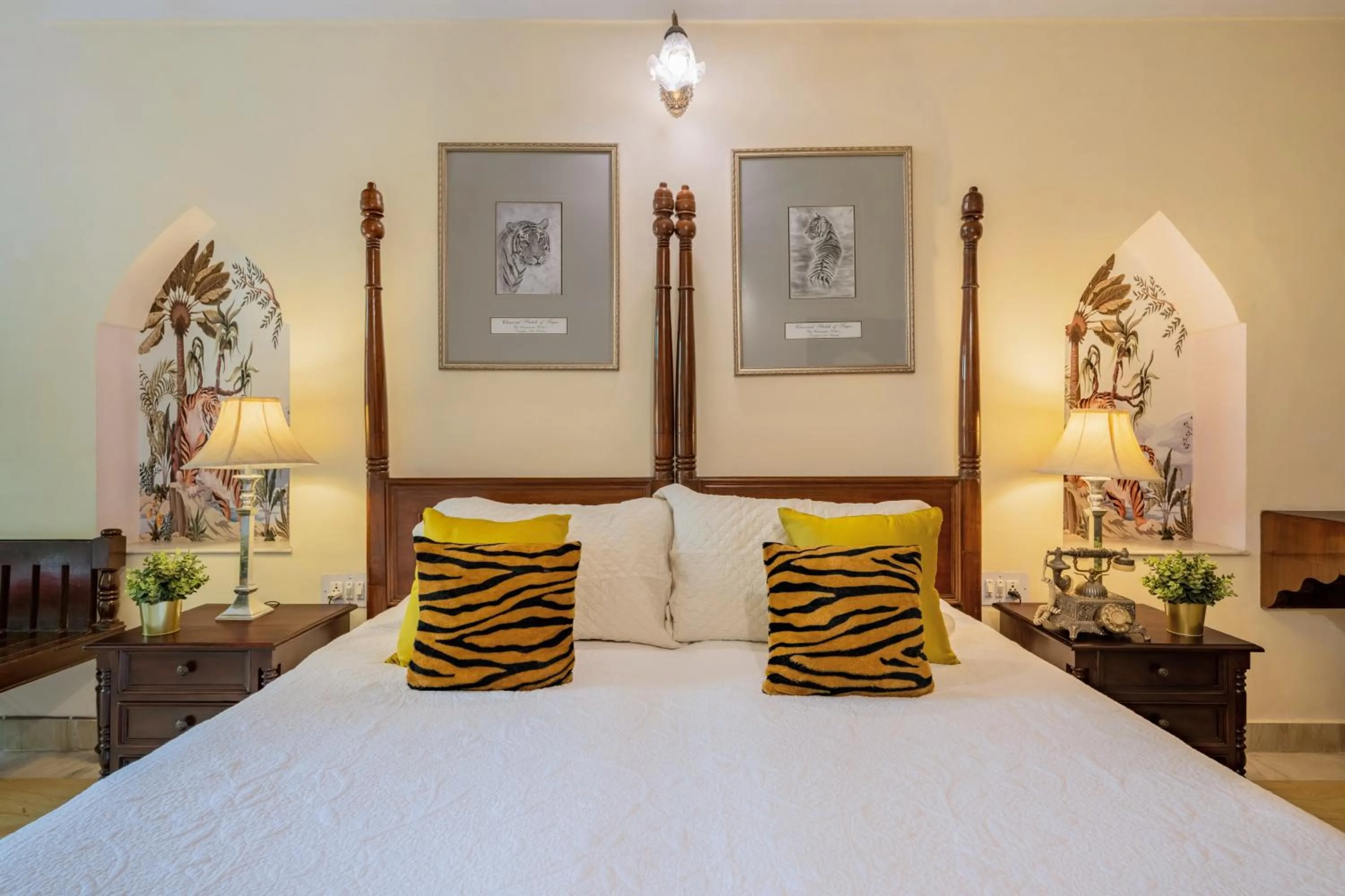 Bed in Dera Rawatsar - Heritage Hotel