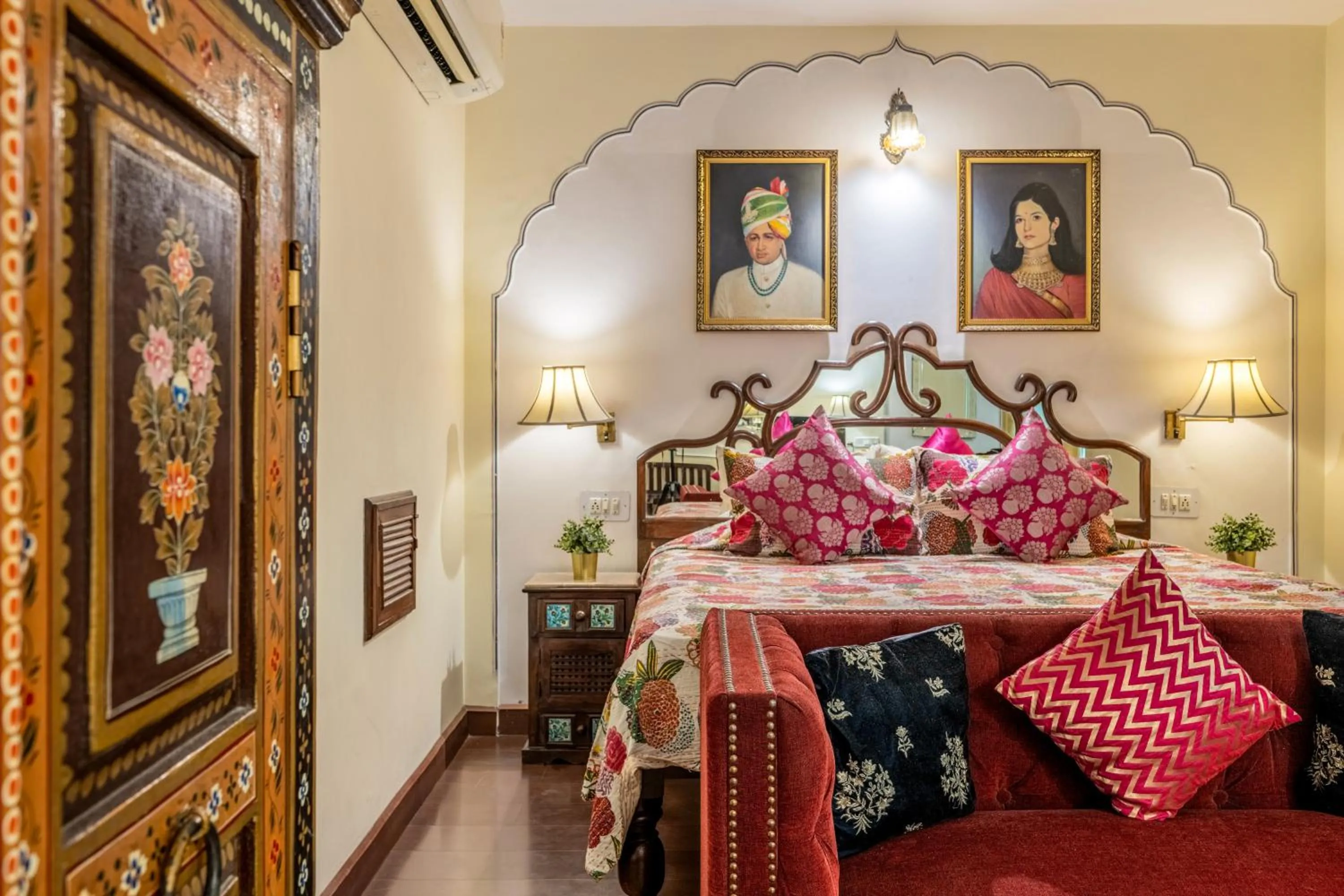 Day, Bed in Dera Rawatsar - Heritage Hotel