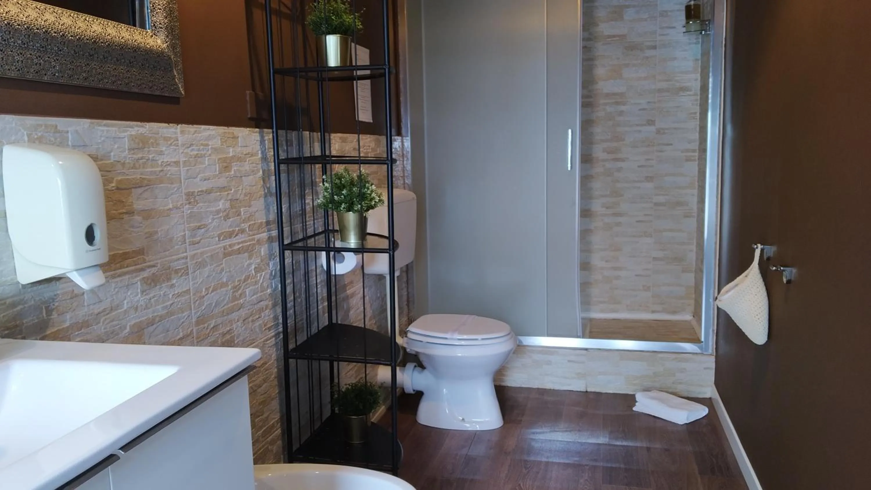 Shower in CconfortHotels R&B Dolci Emozioni