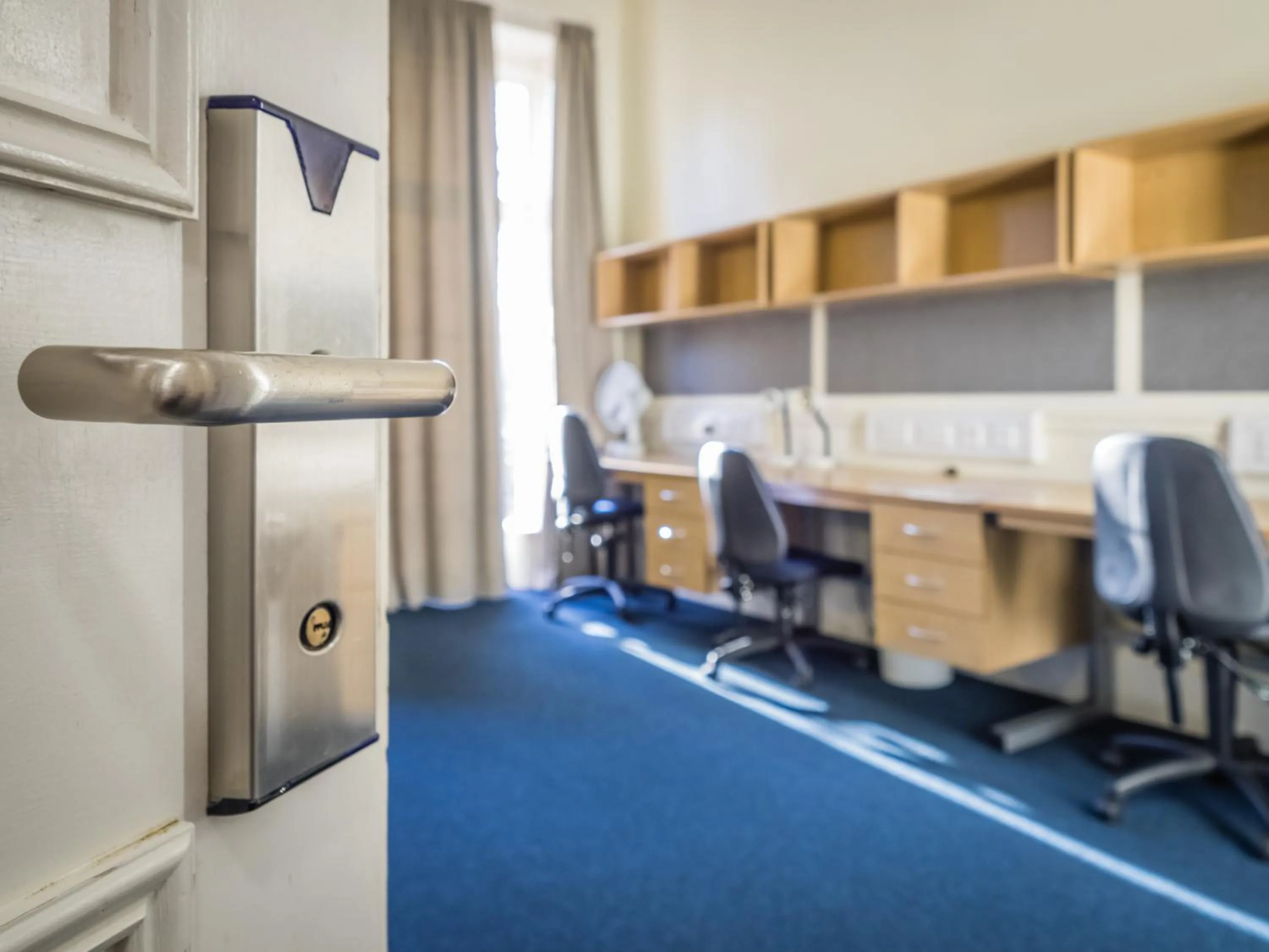 Photo of the whole room in LSE Passfield Hall
