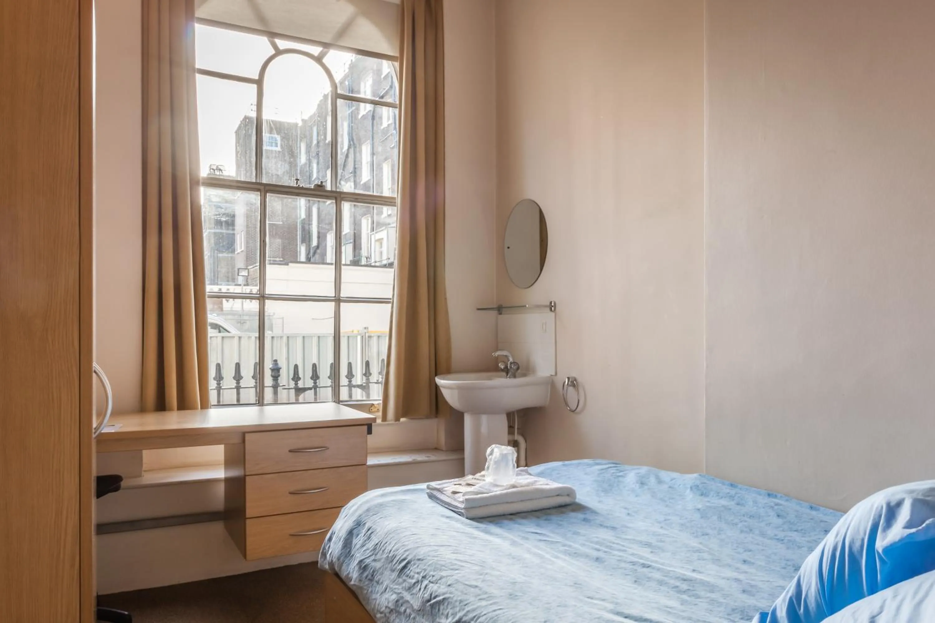 Bed in LSE Passfield Hall