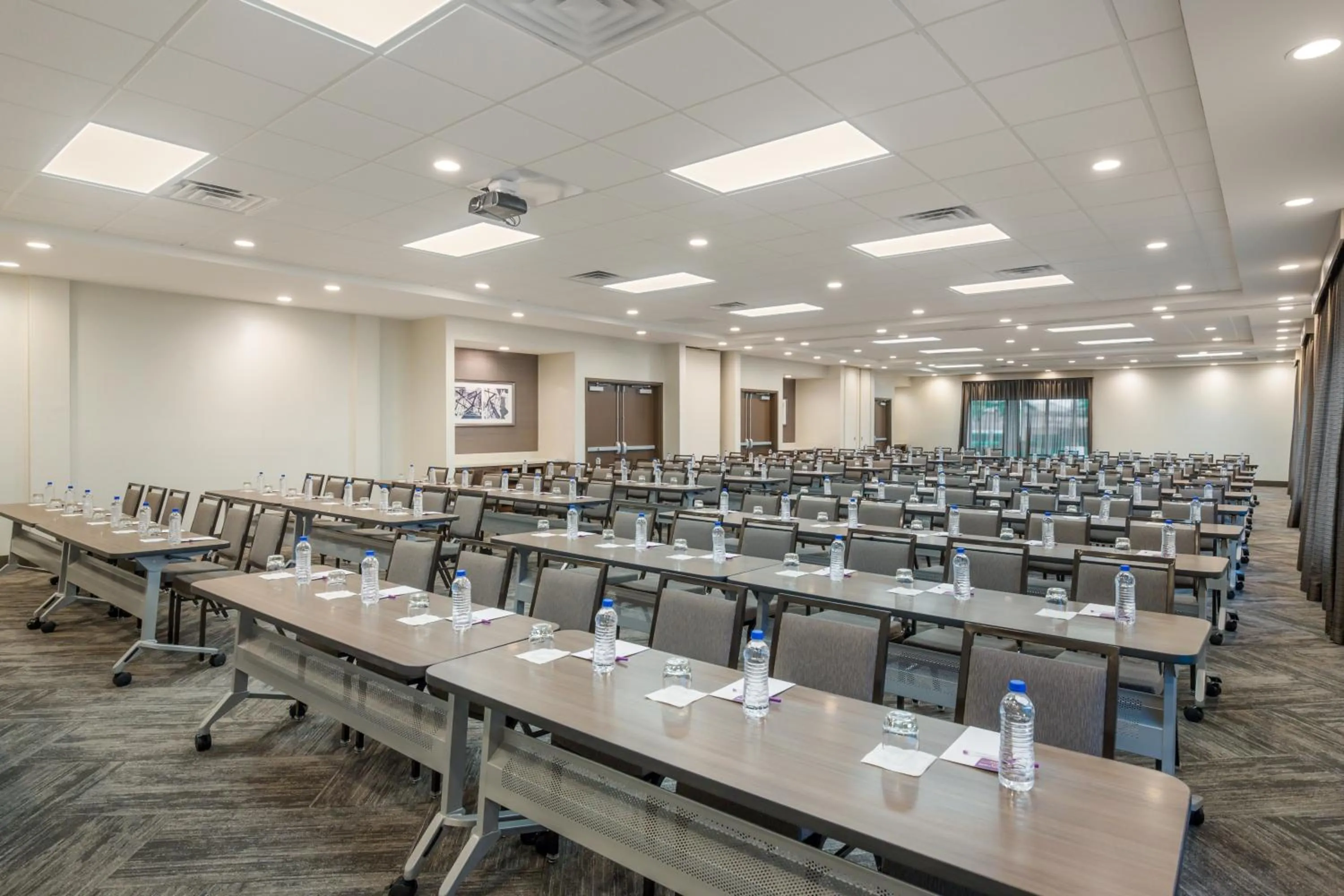 Meeting/conference room in Hyatt Place Hampton Convention Center