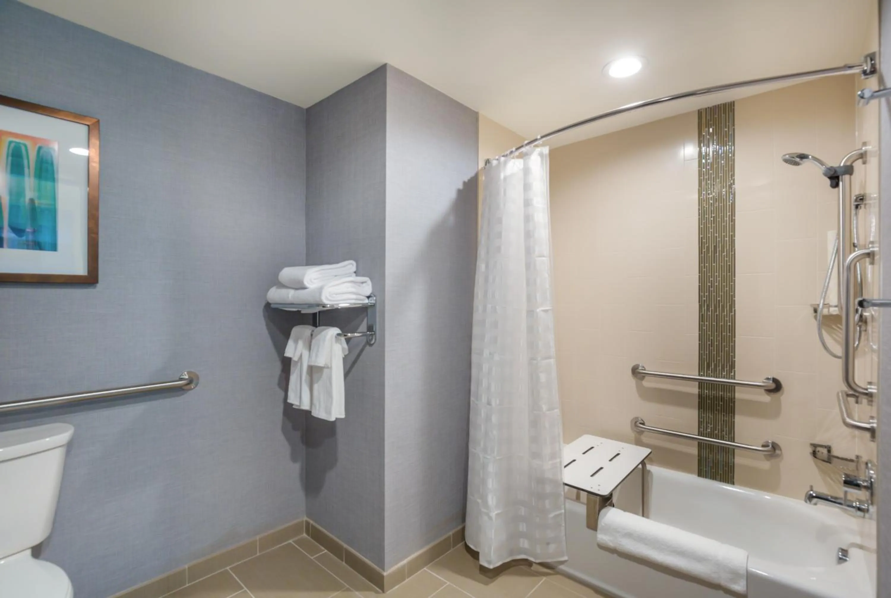 Shower in Hyatt Place Hampton Convention Center