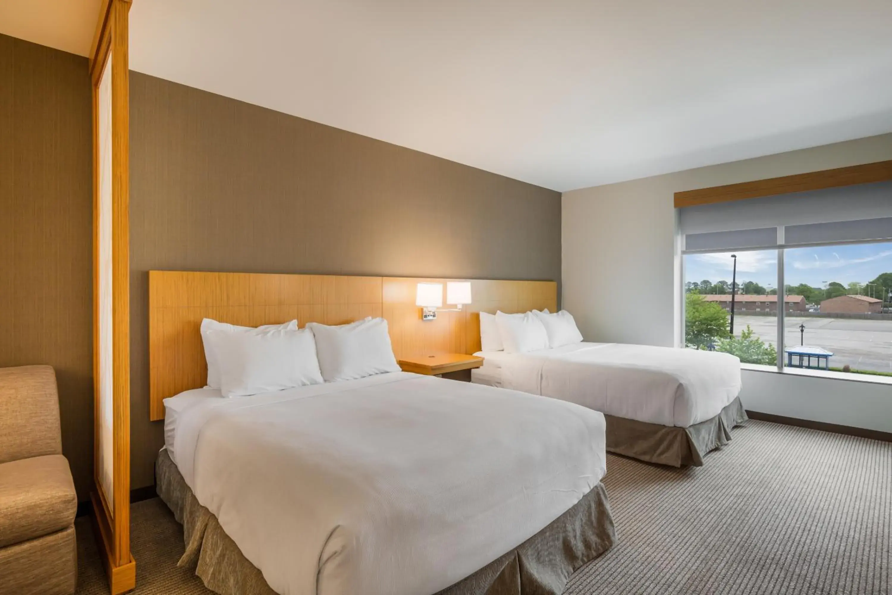 Queen Room with Two Queen Beds and Accessible Tub - Disability Access in Hyatt Place Hampton Convention Center Queen Room with Two Queen Beds and Accessible Tub - Disability Access in Hyatt Place Hampton Convention Center