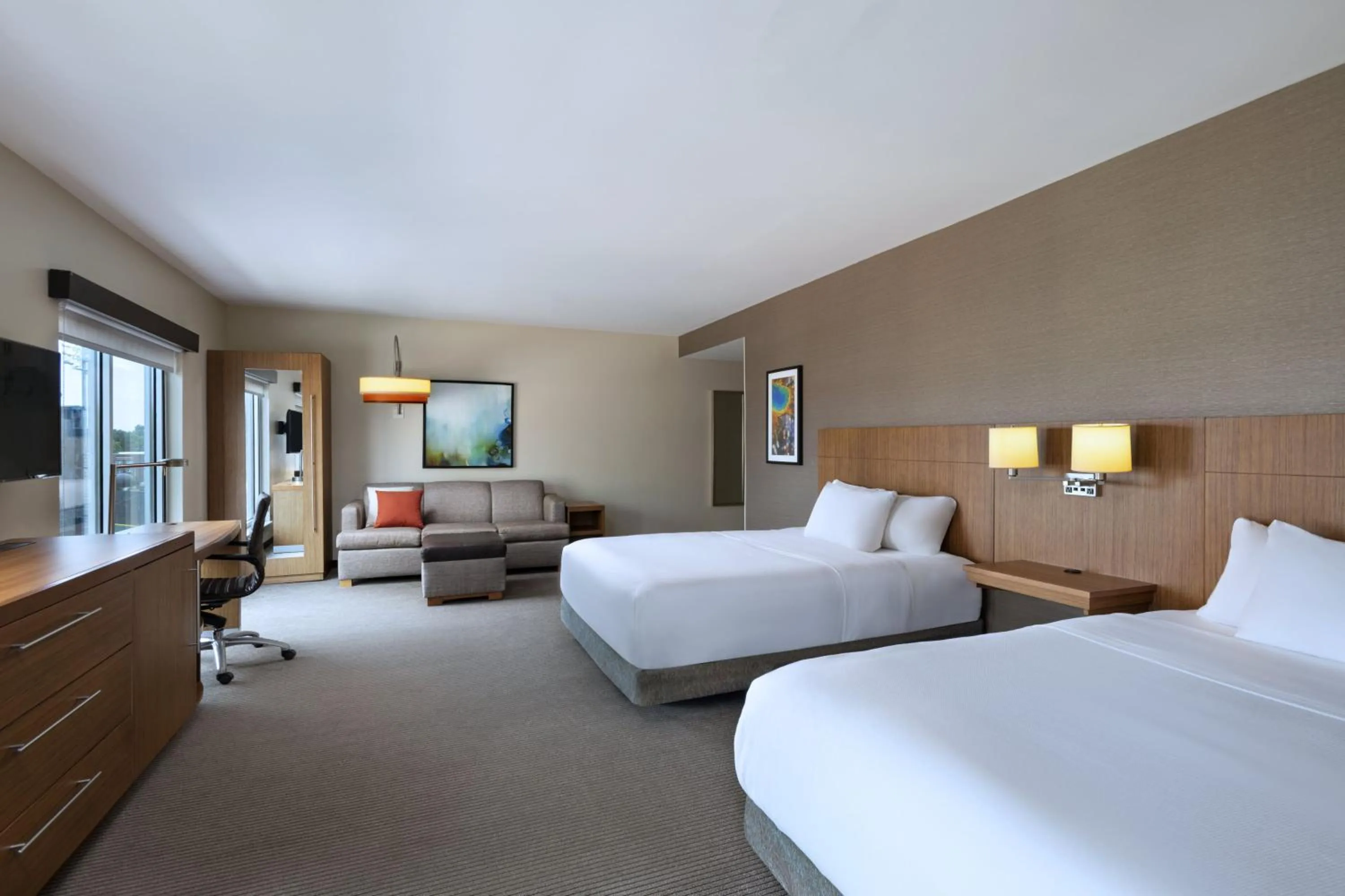 Bedroom, Bed in Hyatt Place Greensboro Downtown