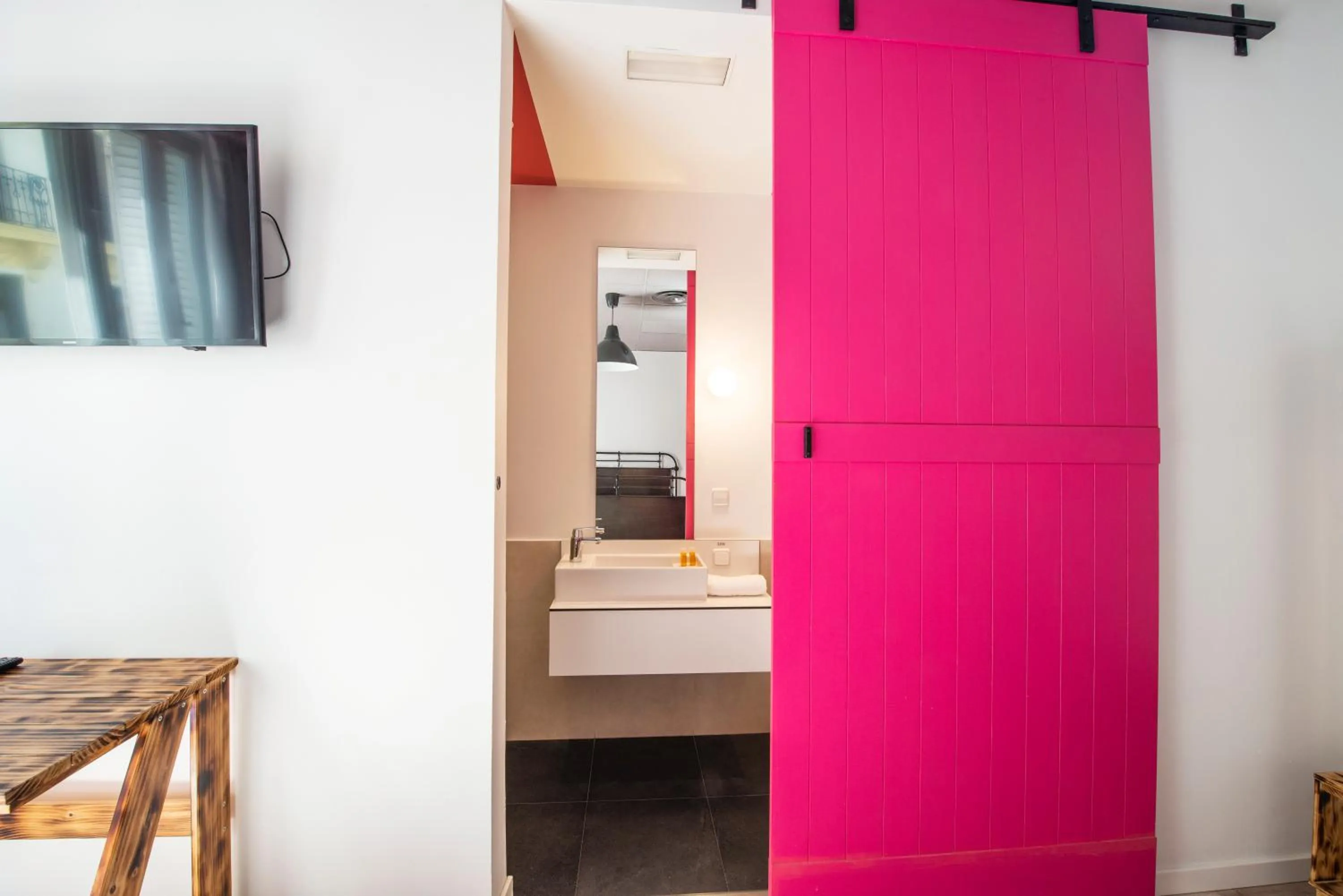 TV and multimedia in Safestay Madrid Central