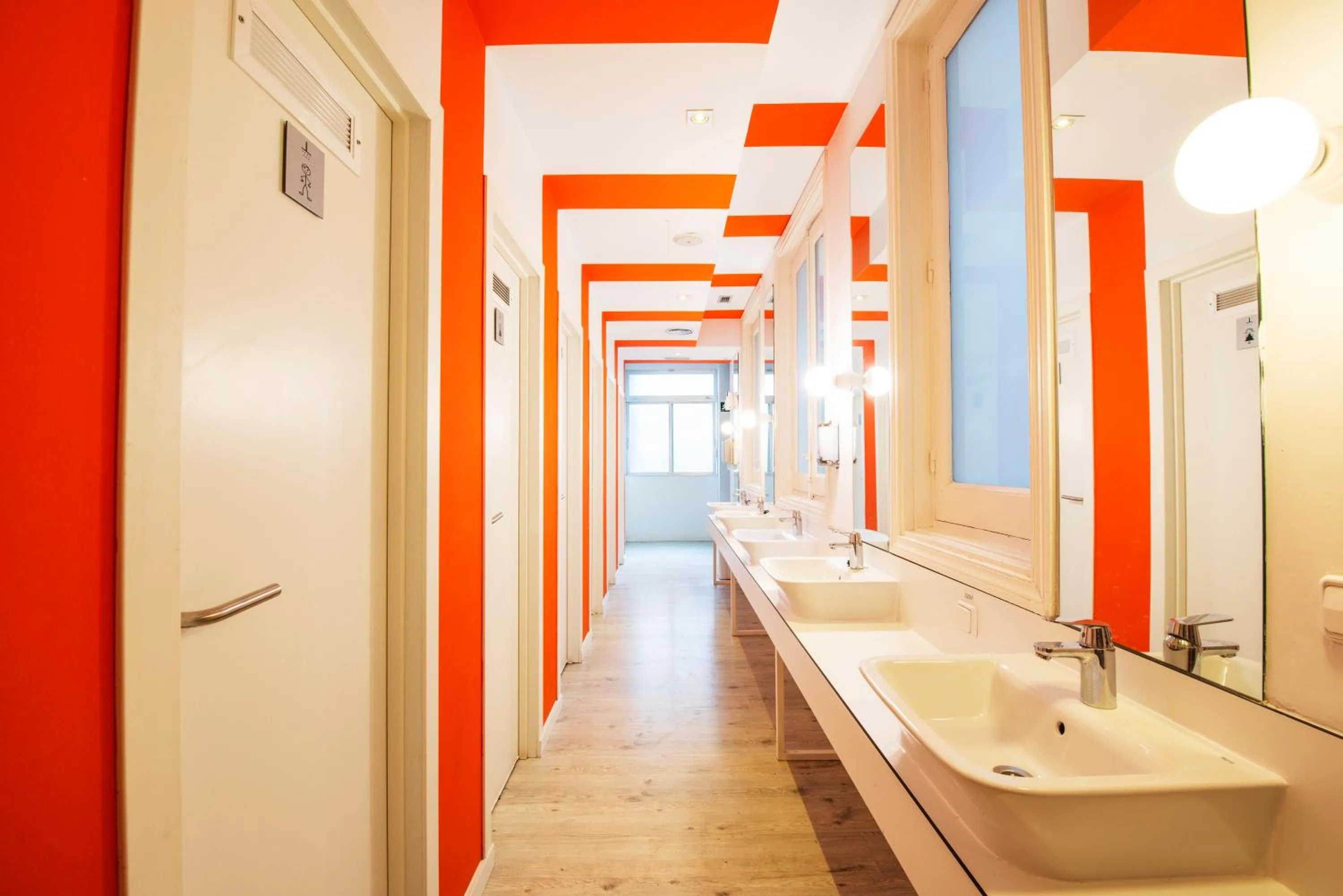 Bathroom in Safestay Madrid Central