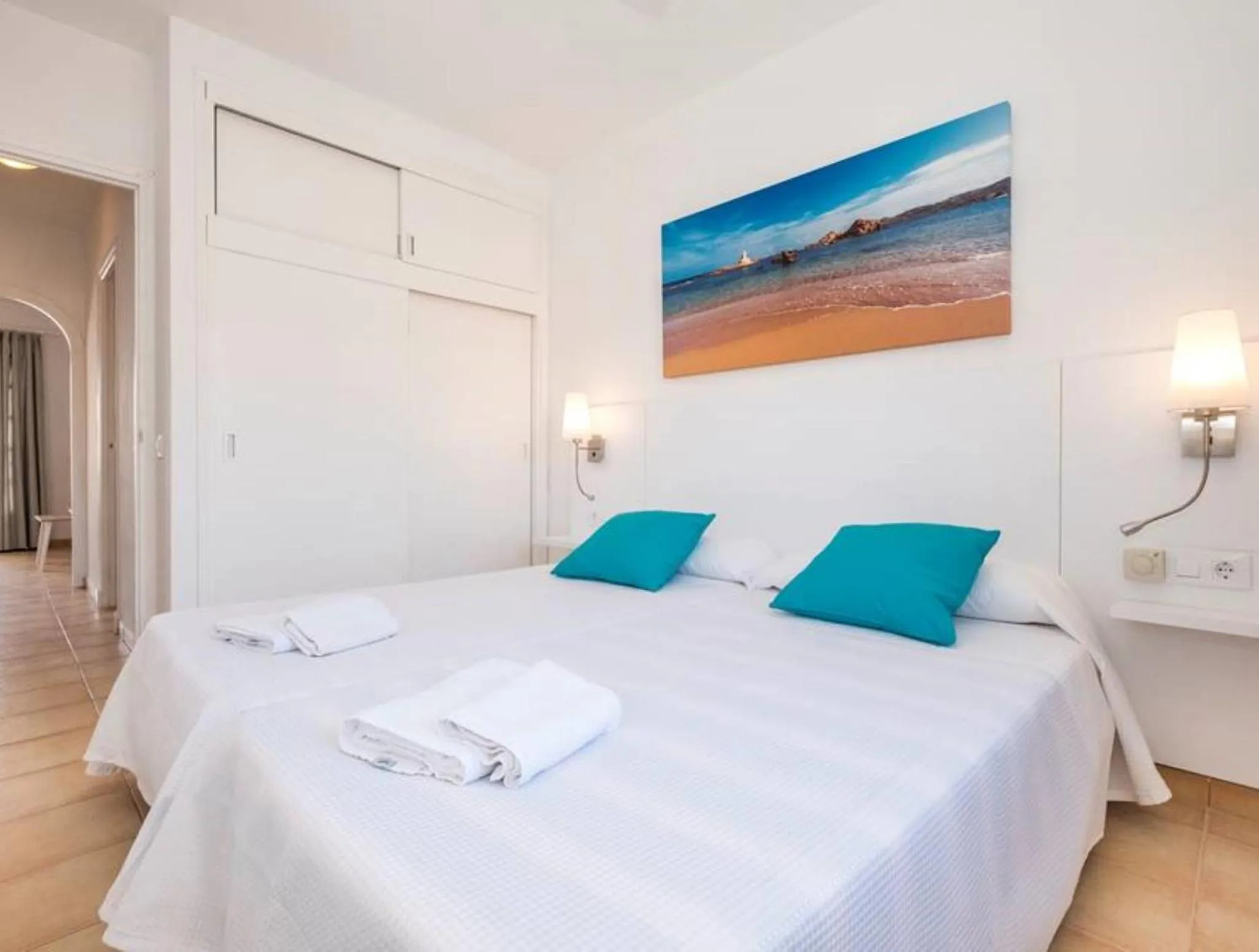 Bedroom, Bed in Girasol Garden Superior 2-d